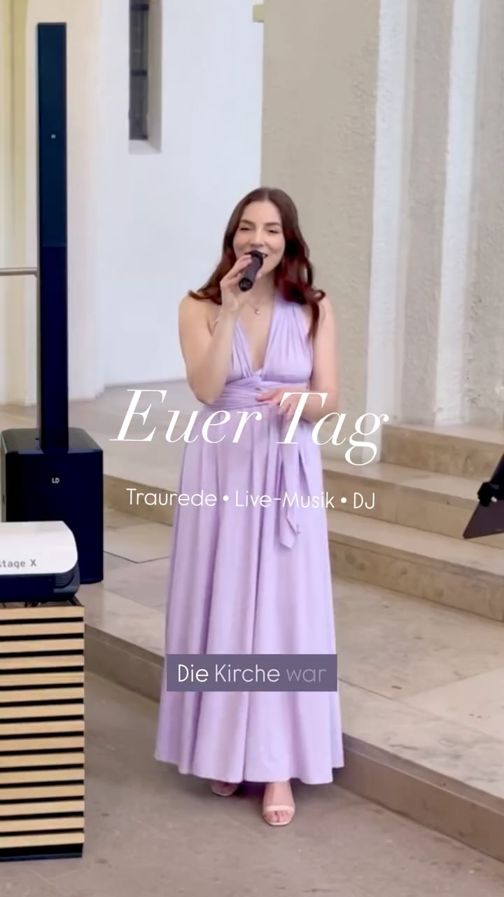 Euer Tag. Eure Menschen. Eure Musik.
In diesem Reel seht ihr, wie wir ein Brautpaar durch den ganzen Hochzeitstag begleiten durften:
Livemusik in der Kirche, entspannte Stimmung beim Sektempfang und abends volle Tanzfläche mit DJ.
Wenn ihr möchtet, bekommt ihr bei uns alles aus einer Hand – Musik für jeden Moment und bei freien Trauungen auch die passende Traurede.
Ob Duo oder Trio: An diesem Tag waren wir im Duo unterwegs. Unser Trio empfehlen wir besonders gern, weil es eine größere musikalische Bandbreite, mehr Flexibilität und ein noch intensiveres Live- und Bandgefühl mitbringt.
Speichert euch das Video gern als Inspiration für eure Hochzeitsplanung 💜
Und wenn ihr das Gefühl habt: Das könnte passen – schreibt uns einfach.
#hochzeitssaengerin #livemusik #hochzeitsinspiration #allesauseinerhand #livemusikunddj