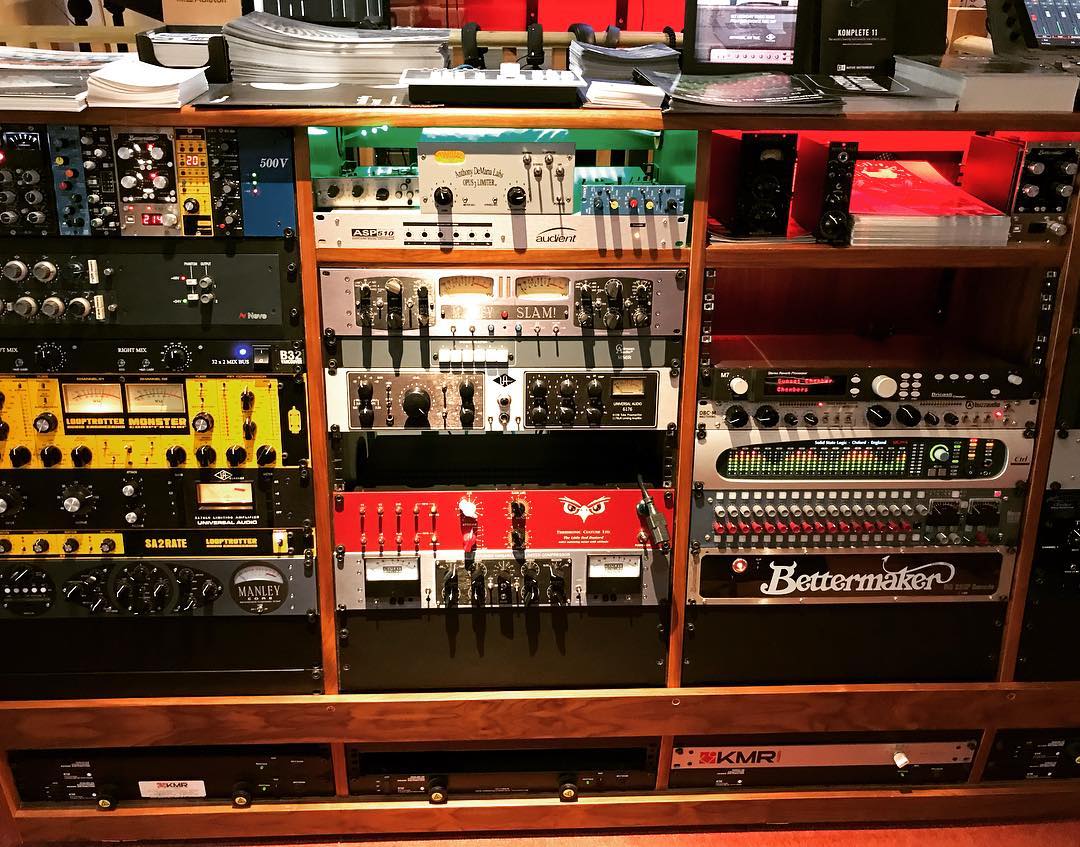 Looking for some new colours #musicproducer #equipo #audio #rgxproductions #london