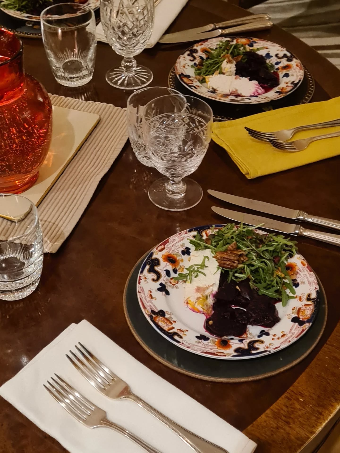 Mix & Match napkins - End of dry January in style.
Colours: Kerry Gold x Aran White #linennapkin #irishheritage #irishlinen