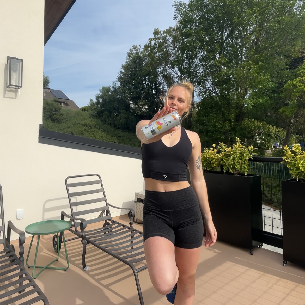 Pre valentines run necessities - Celsius and good views :)
@celsiusofficial
#celsiusambassador #runnergirl #prerun #enduranceathlete #celsiuslivefit