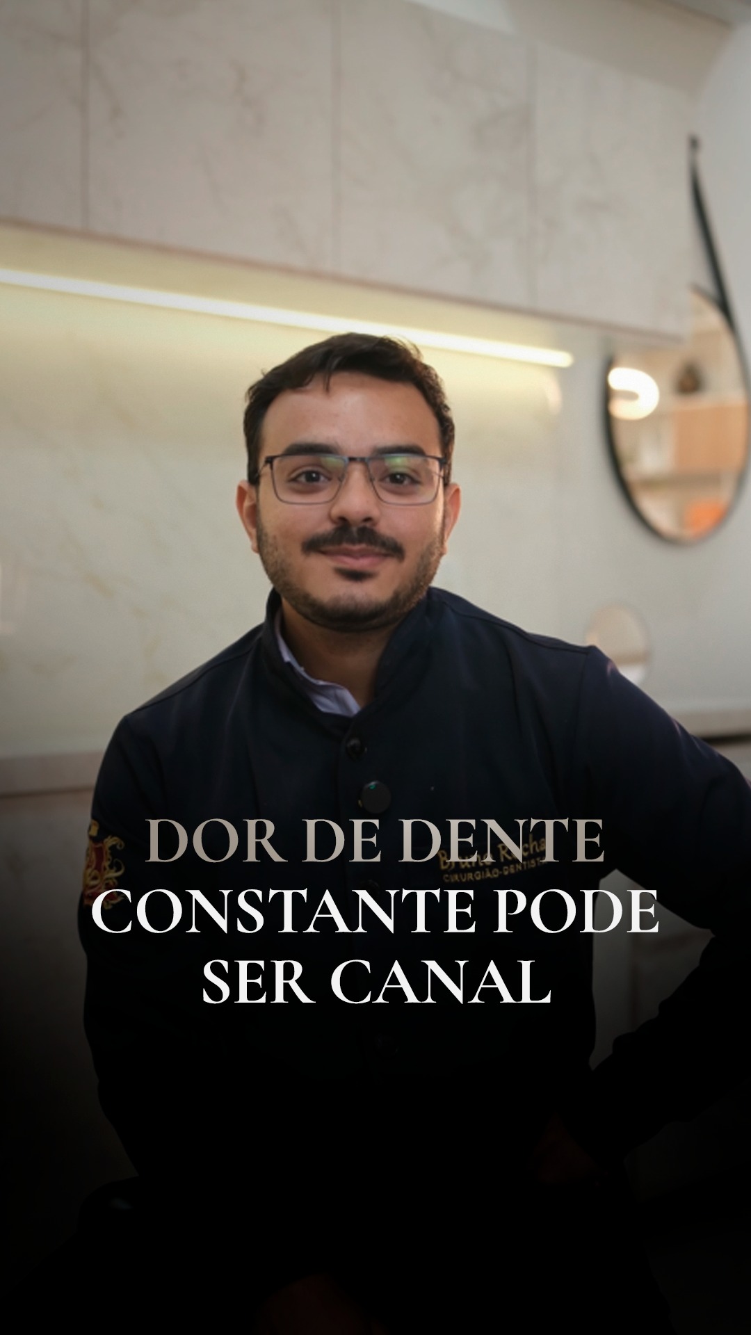 Se o dente dói mesmo quando você não está comendo, esse é um sinal de alerta.
Na maioria dos casos, essa dor intensa está relacionada à inflamação ou infecção do nervo do dente.
O tratamento de canal existe justamente para remover o foco da infecção, aliviar a dor e evitar que o dente precise ser extraído. Durante o procedimento, a parte interna do dente é cuidadosamente limpa e selada com material restaurador.
Hoje, o canal é um procedimento rápido, feito com anestesia local, o que garante conforto durante todo o processo. O resultado é a preservação do dente e o alívio da dor.
Aqui na Galvão Odontologia, os casos de dor de dente, inflamações e tratamento de canal são atendidos pelo Dr. Bruno Rocha, endodontista, sempre com foco em preservar o dente natural e evitar extrações desnecessárias.
📲 Agende seu horário na Galvão Odontologia: (67) 99243-1904
📍 Rua Floriano Peixoto, 1227 – Esquina com a Rua Monte Alegre – Jardim América, Dourados – MS
#dentista #odontologia #dourados #douradosms #tratamentodecanal #endodontia #dordedente #saudebucal