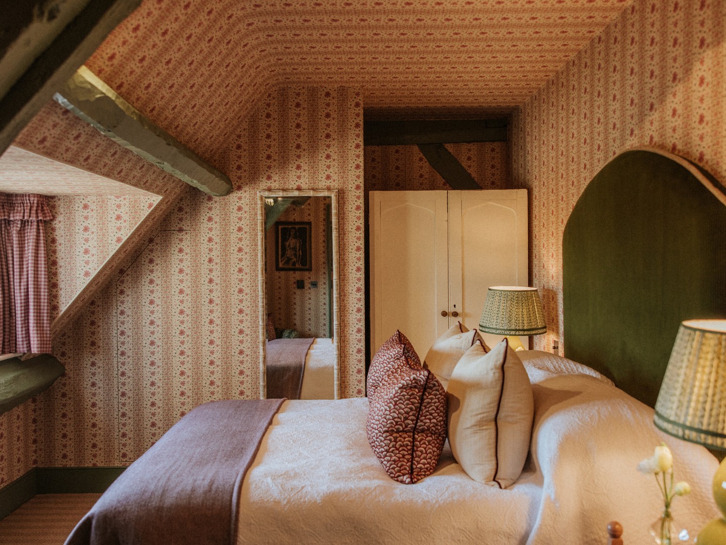 You can't help but feel cosy tucked under the eaves in Annes bedroom.