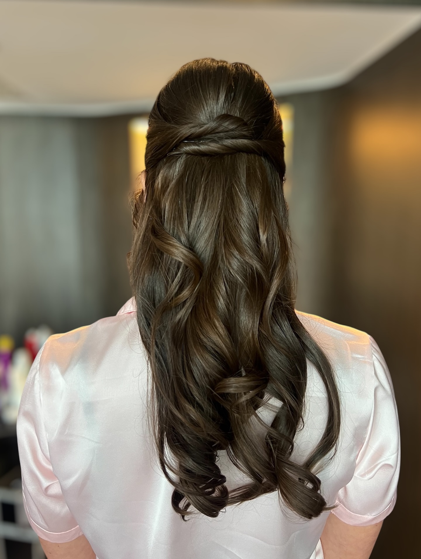 Soft romantic curls, half up half down for an effortless and simply yet bridal look for bridesmaids 💕
This style is ideal for large bridal parties, which can be achieved on short and long hair!
•
•
•
•
#bridalhair #bridehairstyle #weddinghair #bridetobe #bridehairdo #updo #eventshair #weddinghair #eventshairstyle
#bridalhair #bridehairstyle #bridehairtrial #weddinghair #bridehairdo #weddinghairstyle #updo #hairstyles #halfuphair #londonwedding #londonbride #londonhair #bexleyhair #londonbridalhair #bexleybride #bride #kentbridalhair #kentweddinghair #londonweddinghair #halfuphairstyle #kentbridalhair
#kentweddinghair #kentbridalhairstylist #kentweddinghairstylist #weddinghairideas #weddingideas #bridalhairideas #londonbridalhair #londonbridalhairstylist #londonwedding