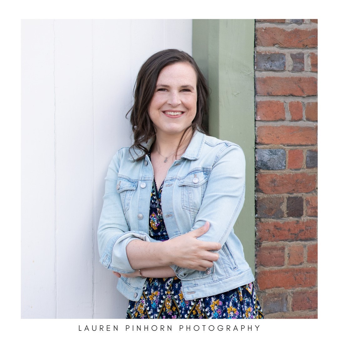 I loved working with Sarah to get her portraits done for the release of her debut novel!⠀⠀⠀⠀⠀⠀⠀⠀⠀
Thanks to @adiehairandmakeup for the gorgeous styling and to the weather gods for being pretty much the only sunny day we had that week! ⠀⠀⠀⠀⠀⠀⠀⠀⠀
⠀⠀⠀⠀⠀⠀⠀⠀⠀
I'm now booking for September and October if you're looking to get headshots, branding or a portrait session done :) ⠀⠀⠀⠀⠀⠀⠀⠀⠀
⠀⠀⠀⠀⠀⠀⠀⠀⠀
#portrait #photography #sony #sonya7rii #portraitmood #makeportrait #existinphotos #leaveyourlegacy #heirloomart #naturallight #kidsphotographer #photographeramersham #photographerchesham #photographerbucks #branding #personalbrandingphotographer #headshotphotographer #marketingphotography #entrepreneur #businessmen #businesswomen #smallbusiness #executivemen #executivewomen #bedsbucksherts #bedsbuckshertsphotographer