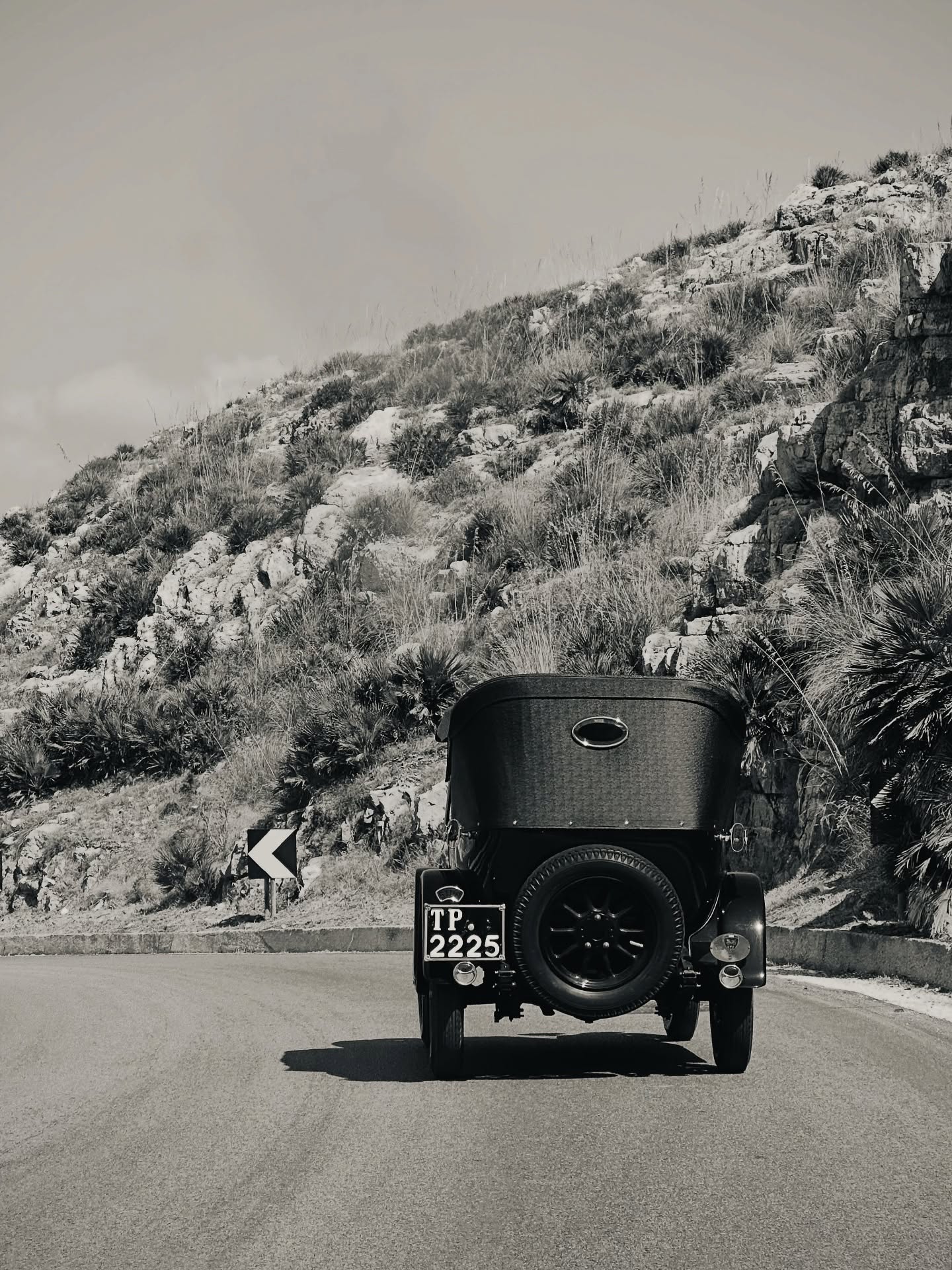 Anche febbraio ci sta lasciando, sfilando via proprio come una delle nostre auto che si perde all’orizzonte.
Ma non c’è malinconia: ogni chilometro percorso e ogni pagina di calendario voltata ci portano più vicini al rombo dei motori sui tornanti di Erice. Il grande momento si avvicina sempre di più...
#TrapaniMonteErice2026
