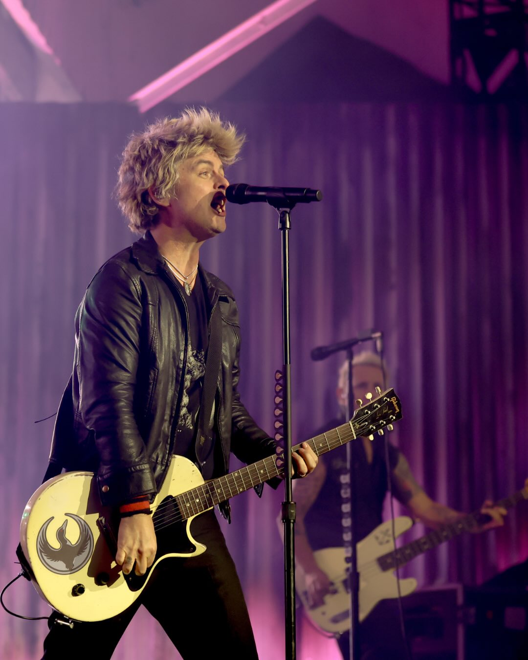 Thank you San Francisco! Still coming off a high from being part of the third annual FanDuel Party Powered by Spotify. The Super Bowl weekend event featured homecoming performances by Green Day and Counting Crows, plus a one of a kind DJ set from Jungle, with a blue carpet packed with sports legends, musicians, and pop culture favorites.
From Tyra Banks’ smize and Gronk’s dance moves to Billie Joe Armstrong’s stripped-down performance of “Good Riddance,” this Super Bowl party was one for the books!
Photo Credit: @gettyimages