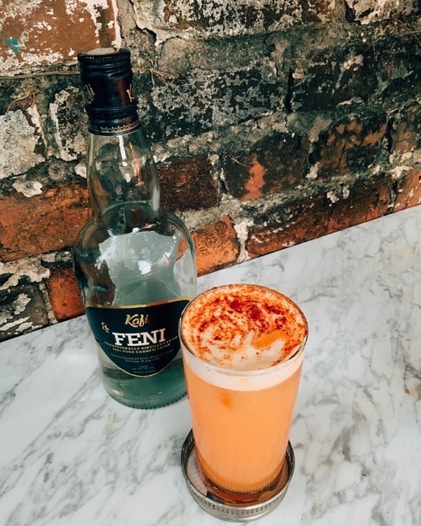 #NOLA How are you spending your weekend?? Visit @jewelnola to try out the The Lasso by @msuze_q
.5 oz Tempus Fugit Creme de Noyeaux
.75 oz lime juice
1.5 oz Feni
1 egg white
2 oz Mango Jarritos
Cayenne Powder