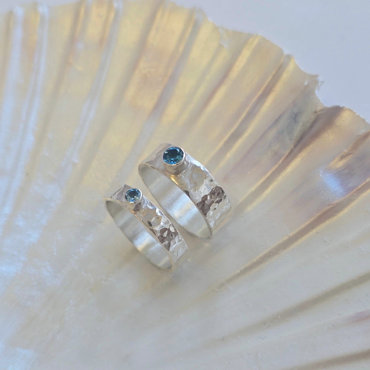 Shoreline Ring 🌊
Inspired by Jersey’s shoreline, where sea, sand, and rocks meet.
You can choose from a wide 6mm or 4mm ring band. Im thinking of adding the option of birthstones too. 💎