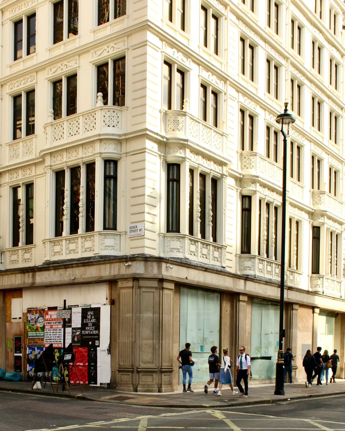 Planning granted for a new restaurant retrofit project on Piccadilly 👍🏼
#stanesbyarchitecture #restaurantdesigners #ribaarchitect #ribaarchitecture #londondesign