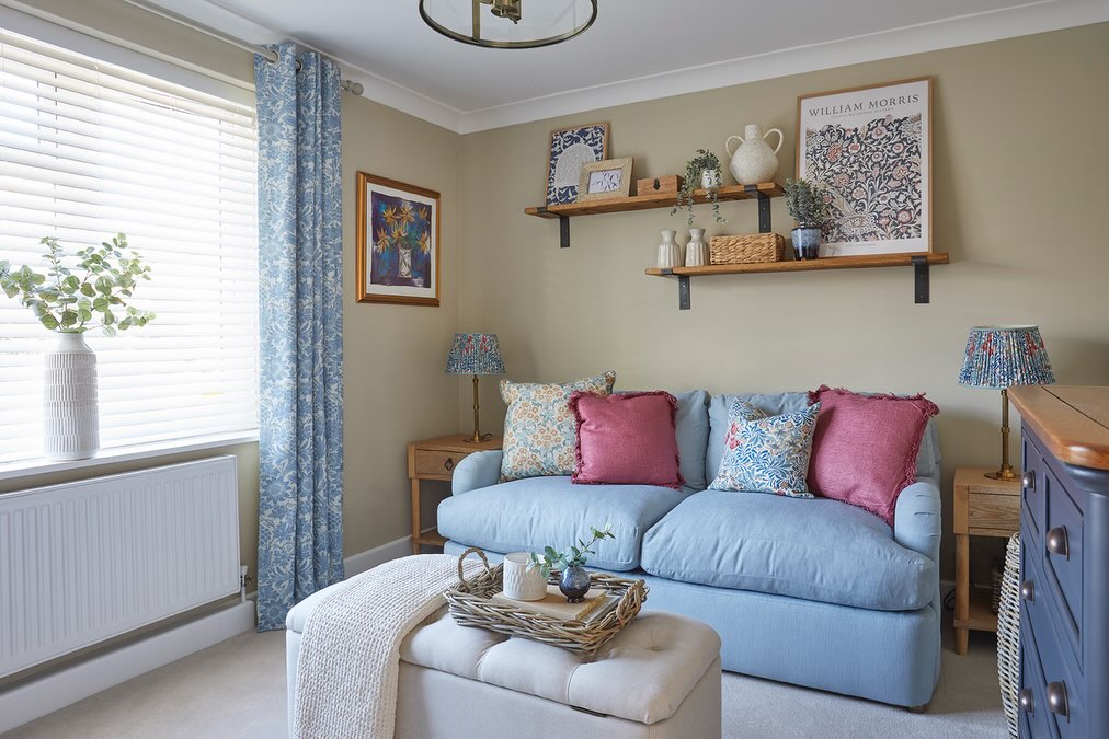 ~ Swipe to see the before ➡️
~ This spare room at Project St Mary’s has had a complete rethink. What was once an outdated bedroom with bulky cupboards over the bed, tired carpets and net curtains is now a calm, inviting reading nook.
~ The brief… create a quiet space for everyday use, with a pull-out sofa bed ready for guests when needed.
~ All walls are painted in Farrow & Ball Stony Ground, creating a soft, warm backdrop that instantly lifts the room. A pale blue sofa bed adds a gentle wash of colour, paired with oak shelving styled with homely accessories, greenery and William Morris artwork for character and depth.
~ Blue sunflower William Morris curtains frame the window beautifully, while oak bedsides, Pooky lamps and small touches of red bring warmth and contrast to the scheme.
~ A serene, practical space designed to be used and enjoyed every day.
#interiordesign #sparebedroom #readingnook #beforeandafter #homeswithcharacter
spare bedroom makeover | reading nook ideas | calm interiors | timeless interior design | Farrow and Ball Stony Ground | neutral bedroom scheme | blue and oak interiors | William Morris interiors | layered textures | cosy reading space | pull out sofa bed | guest bedroom ideas | classic British interiors | characterful homes | relaxed elegant interiors | interior designer Hampshire | South East interior design | real homes styling | lived in interiors | Amy Elizabeth Interiors