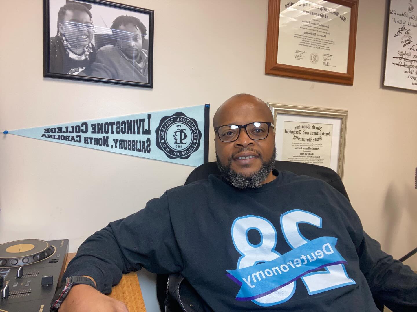 I volunteered at the Black College fair in Pomona this weekend and was blessed with some much needed @livingstonecollege swag for my office. It was a full circle moment. The blessings keep falling in my lap. ๐๐พ๐
Blue Bears Make Blueprints ๐๐ค