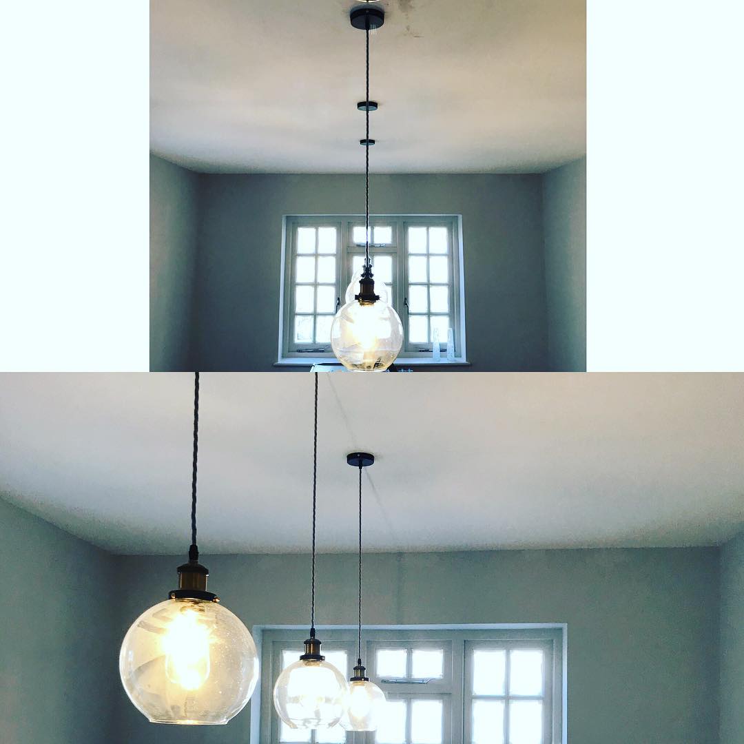 Laser aligned pendants. It’s the small details that normally go un-noticed that make a difference.
.
.
.
.
.
#TT #Electrical #TTElectrical #Electrician #London #Local #Friendly #Design