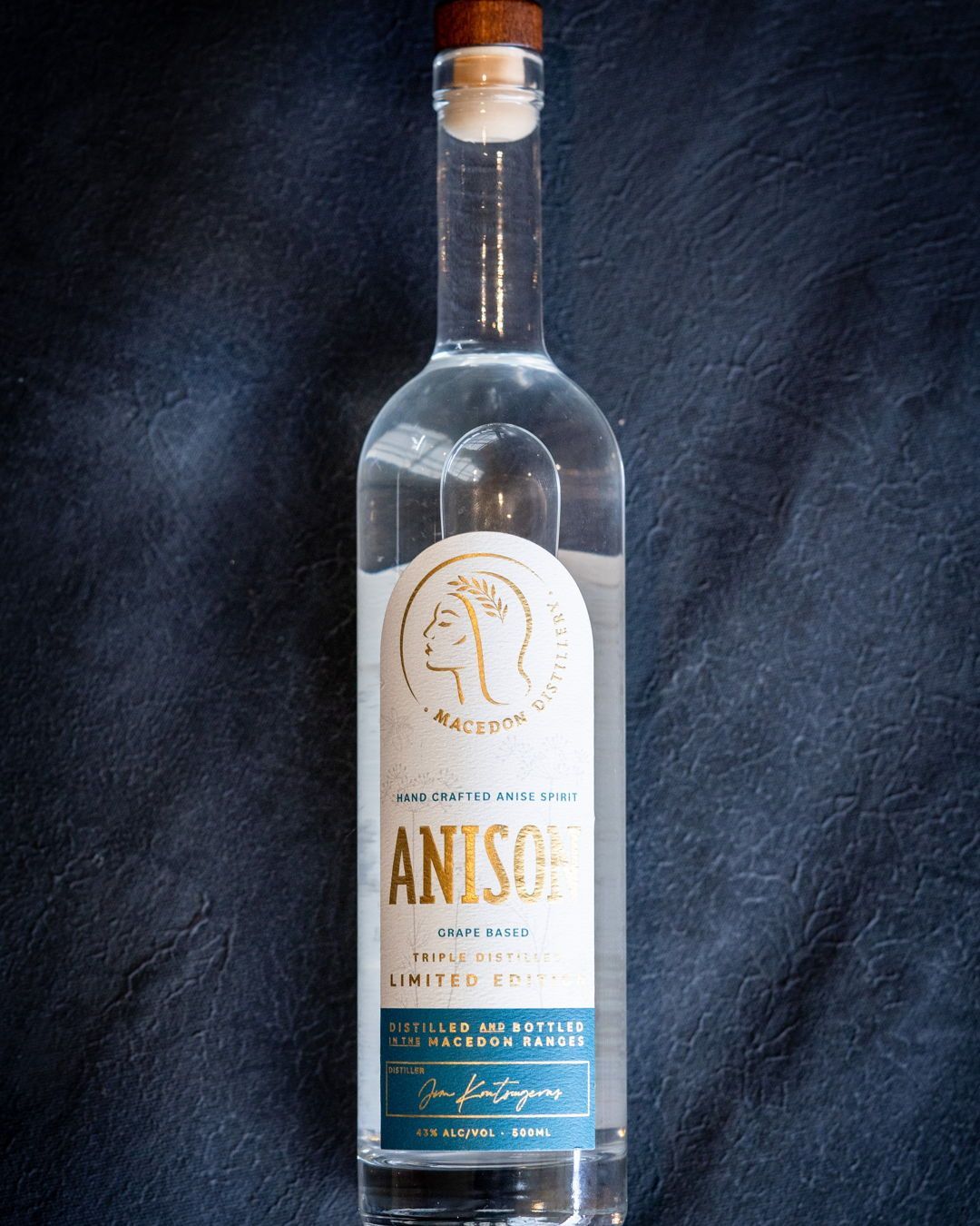 Triple Distilled Anison takes the essence of traditional anise spirits and refines it into something truly special. Its smooth, crisp profile pairs effortlessly with grazing boards, antipasto, or mezethes—perfect for sharing with friends and family. And that subtle vanilla finish? Always an invitation for another glass.
.
.
.
.
.
.
#macedondistillery #anison #daylesfordmacedonranges #daylesfordmacedonlife #macedonranges #macedonrangesfoodies #melbournefoodies #macedon #romsey #lancefield #melbournebartender #melbournecocktails