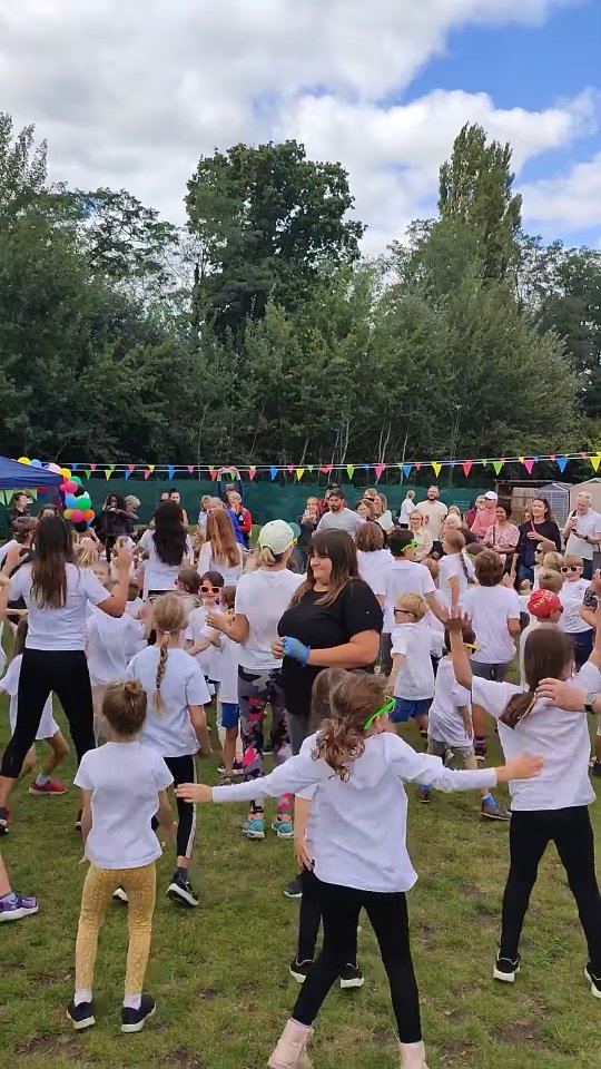 🚨 June is nearly FULLY BOOKED for trailer events! 🚨
If you're planning a party, school fair or celebration, now’s the time to secure your date to avoid disappointment.
NEW for school fairs 🎉
🐔 Chicken goujons
🌭 Delicious hotdogs
🥙 Plus our signature falafel
Get in touch to book your event!
#events #catering #fresh&healthy #schoollife #kingstonuponthames