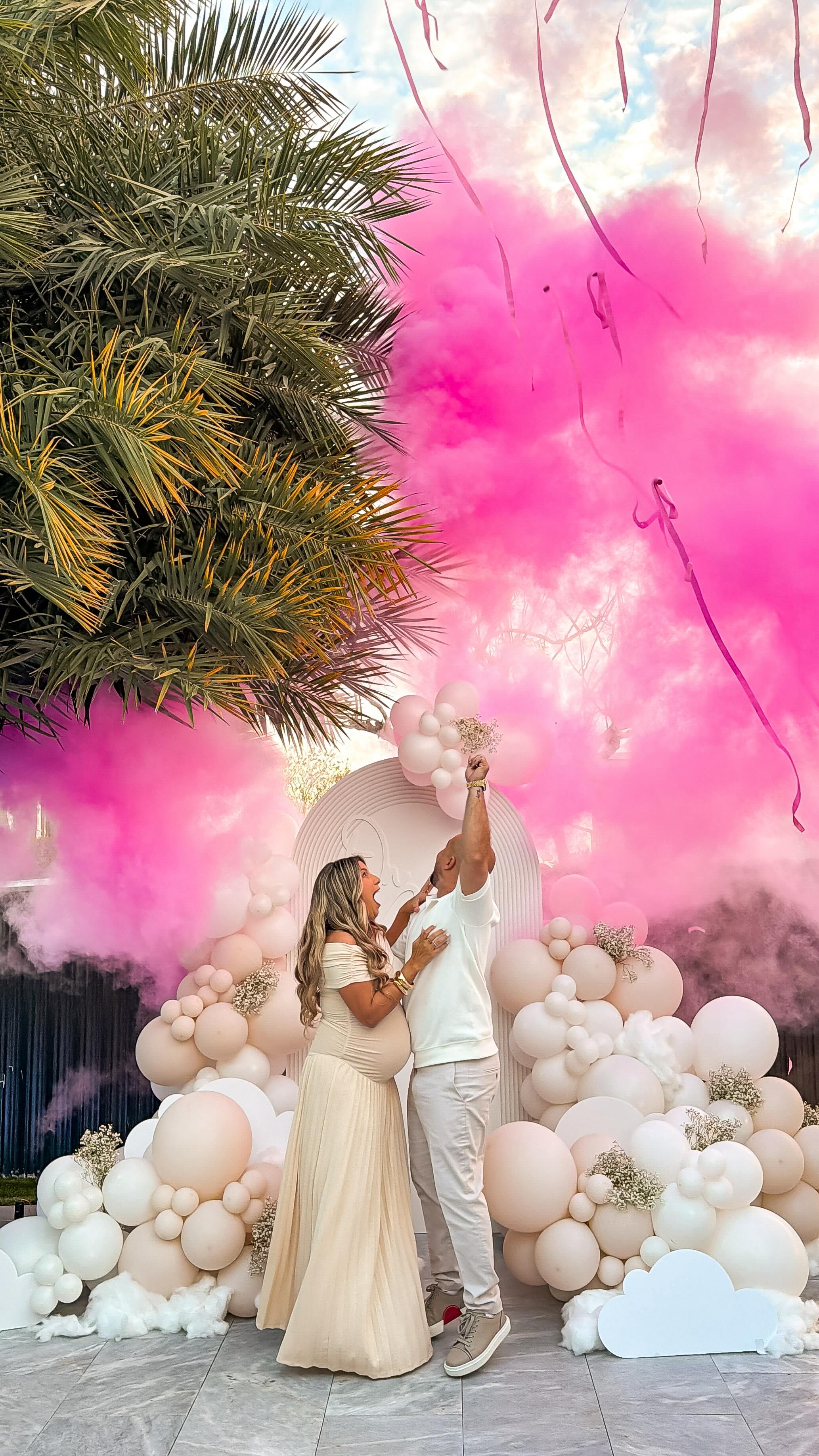 It’s a Girl.💕💕 Gorgeous reveal with our Powder Blasters.🎉
.
.
.
#genderreveal #genderrevealmiami #revelaciondesexo #genderrevealparty #momtobe