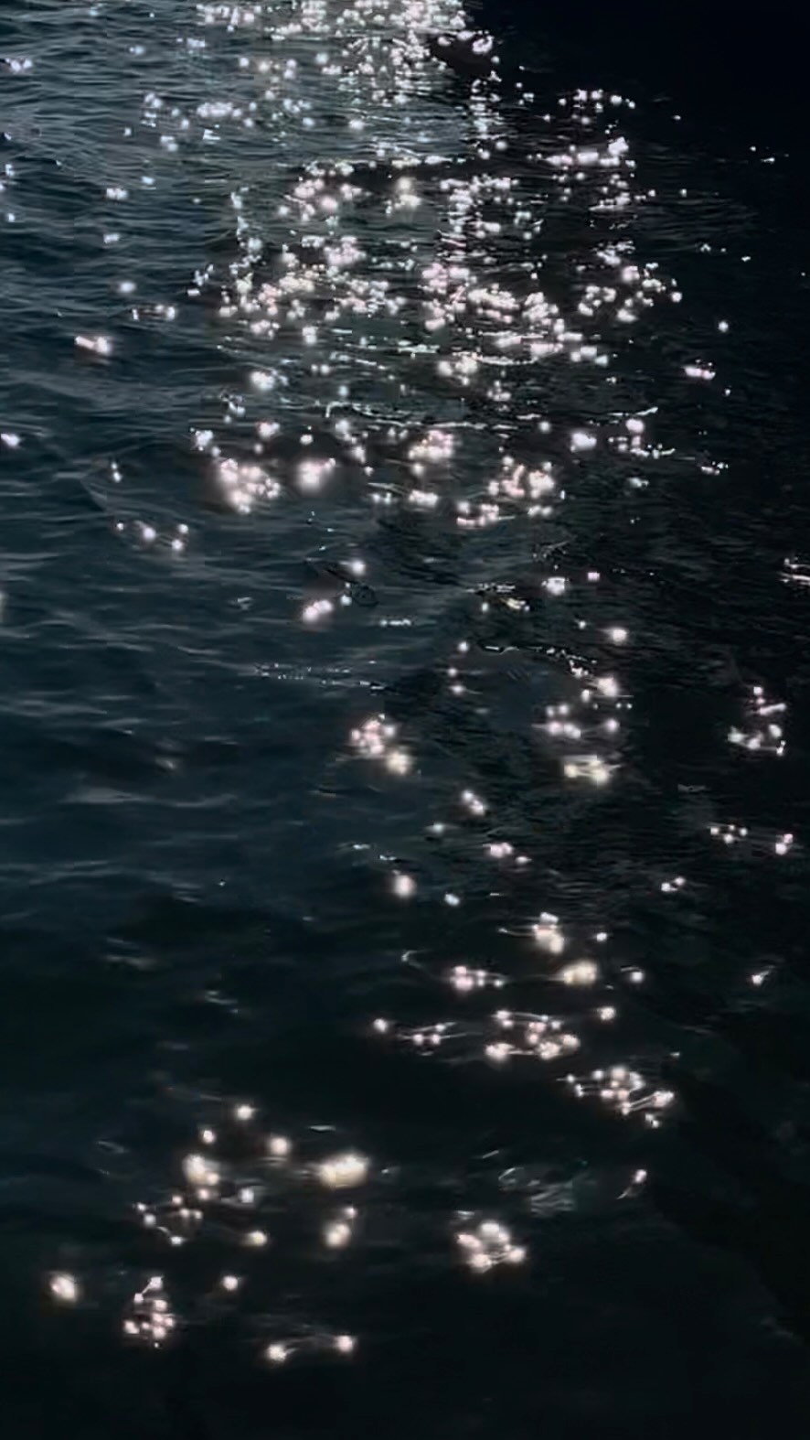 Lago di Garda, shimmering.