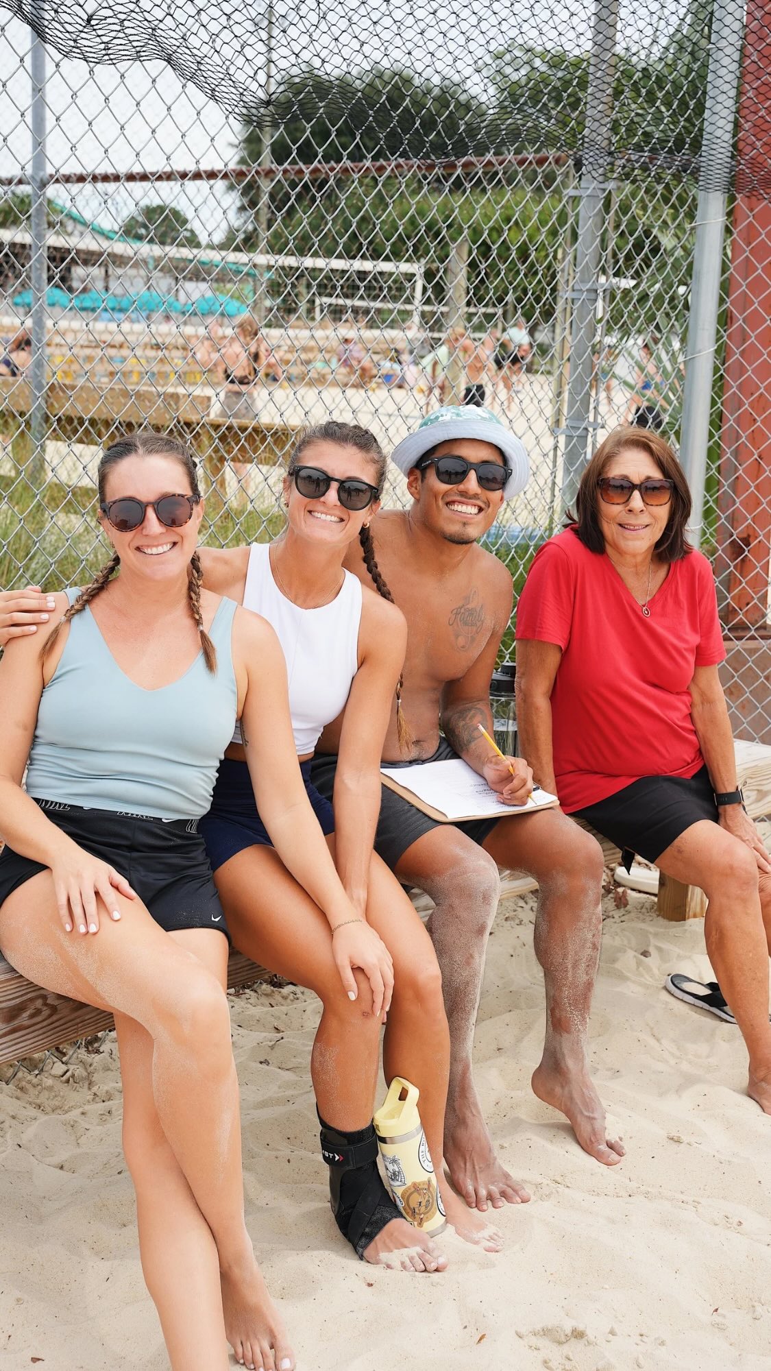 Skip the dinner reservations.... hit the sand instead. 🏐💘
Vollentine’s COED CA$H 2’s kicks off at 11:30AM on Valentine’s Day only at @captnbills
Grab your person, and get registered!
Signup Link In Bio 📲
#SeeYouAtBills #ValentinesDay #VolleyballTournament #Volleyball