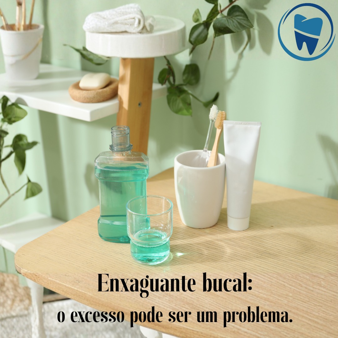Enxaguante bucal: o excesso pode ser um problema. 💧🚫
Muitas pessoas acreditam que, quanto mais enxaguante usarem, mais protegida a boca estará. Mas a verdade é que o uso indiscriminado pode se tornar um vilão para o seu sorriso.
O uso excessivo desse produto pode:
👉 Alterar o paladar e causar manchas nos dentes;
👉 Eliminar bactérias boas que protegem nossa mucosa;
👉 Mascarar sintomas de problemas que precisam de tratamento real.
Mas então, como usar? O enxaguante deve ser visto como um medicamento: só deve ser utilizado com orientação do dentista. Em muitos casos, o uso é recomendado apenas 2 vezes por semana ou por um período específico, de acordo com a sua saúde bucal.
Aqui na Clínica de Odontologia Avançada Studio Oral Dra. Wellvytha Freitas, no Santo Agostinho, prezamos pela orientação personalizada. Afinal, o que funciona para um paciente pode não ser o ideal para outro.
Mantenha seu hálito fresco com saúde e consciência! ✨
📍 Onde estamos: Bairro Santo Agostinho, Belo Horizonte
📲 Agende sua avaliação e tire suas dúvidas pelo WhatsApp 31 99568-0983