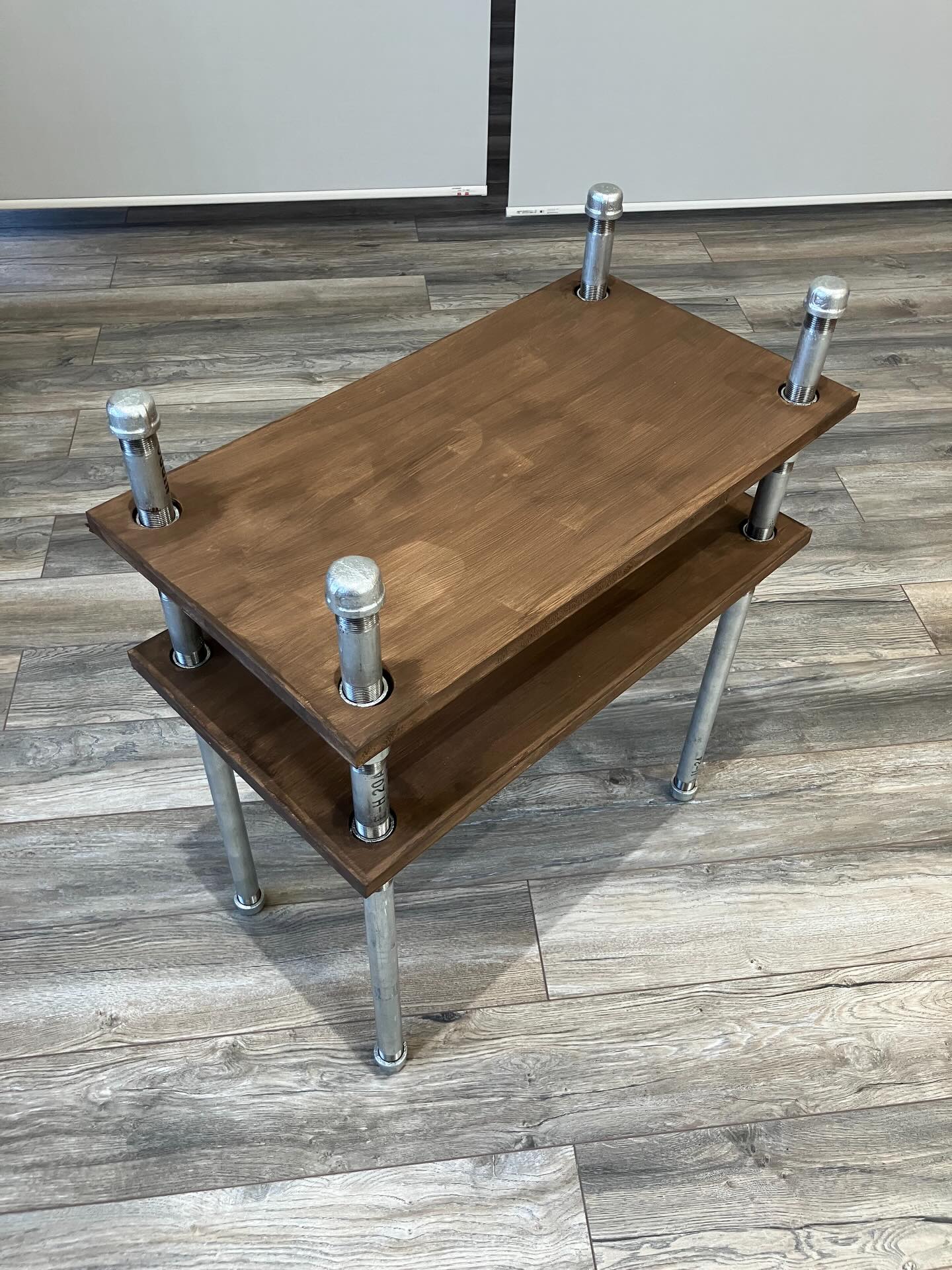 配管でサーバーラック作ってみた👍
#会津建物管理
#あいたて
#配管家具
#ビルメン
#ガス管
白管
ねじ切り
設備工事
電気工事
サーバーラック