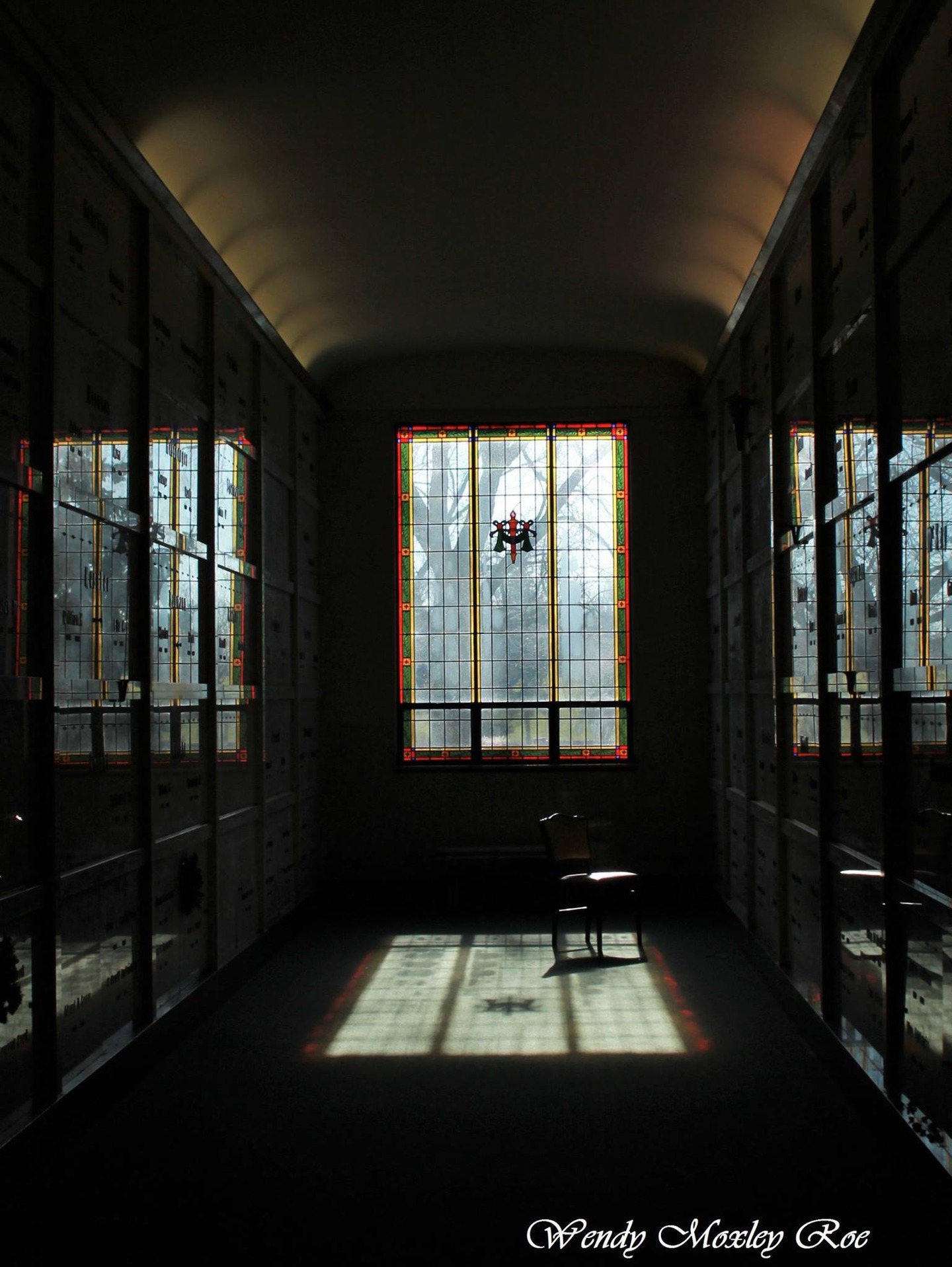 Rosehill Mausoleum, Chicago, IL
#cemeteryphotography #tombstonetravels #rosehill #rosehillmausoleum #chicagocemeteries #cemeteryshots #cemeterystatues #mausoleumstatues #cemeterywandering #rosehillcemetery