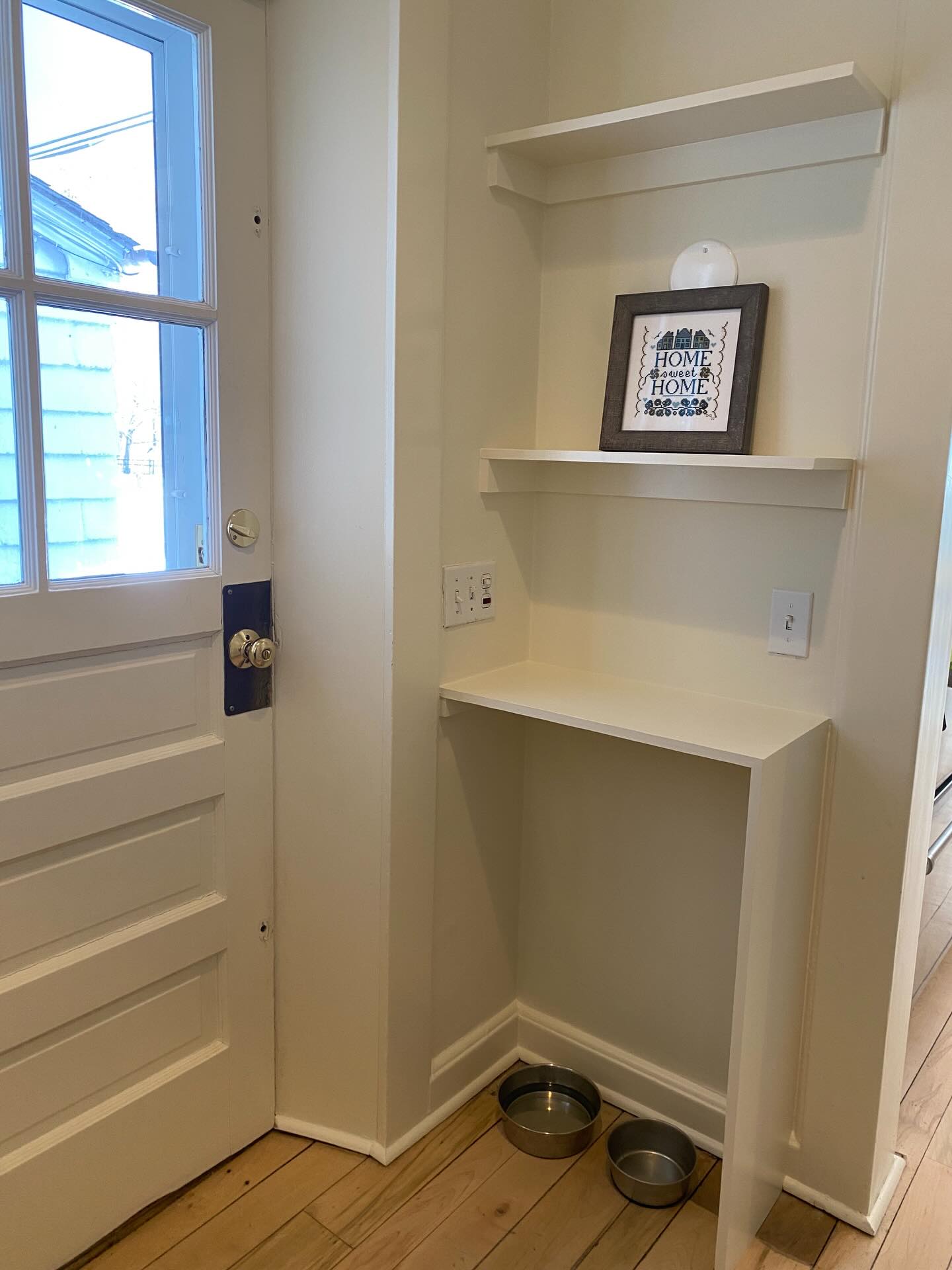 Added some much needed shelving to this mudroom for effective storage. Swipe 👉for before.
#mudroom #custom #storage #organization #beforeandafter