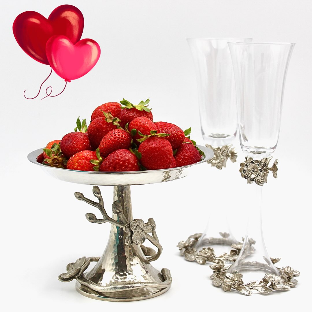 The world of MICHAEL ARAM.. “Nature inspired, hand forged luxury”…❤️
Award winning & internationally recognised American Armenian designer & artist renowned for his luxury home decor, tableware & gifts. One of our favourites xxx