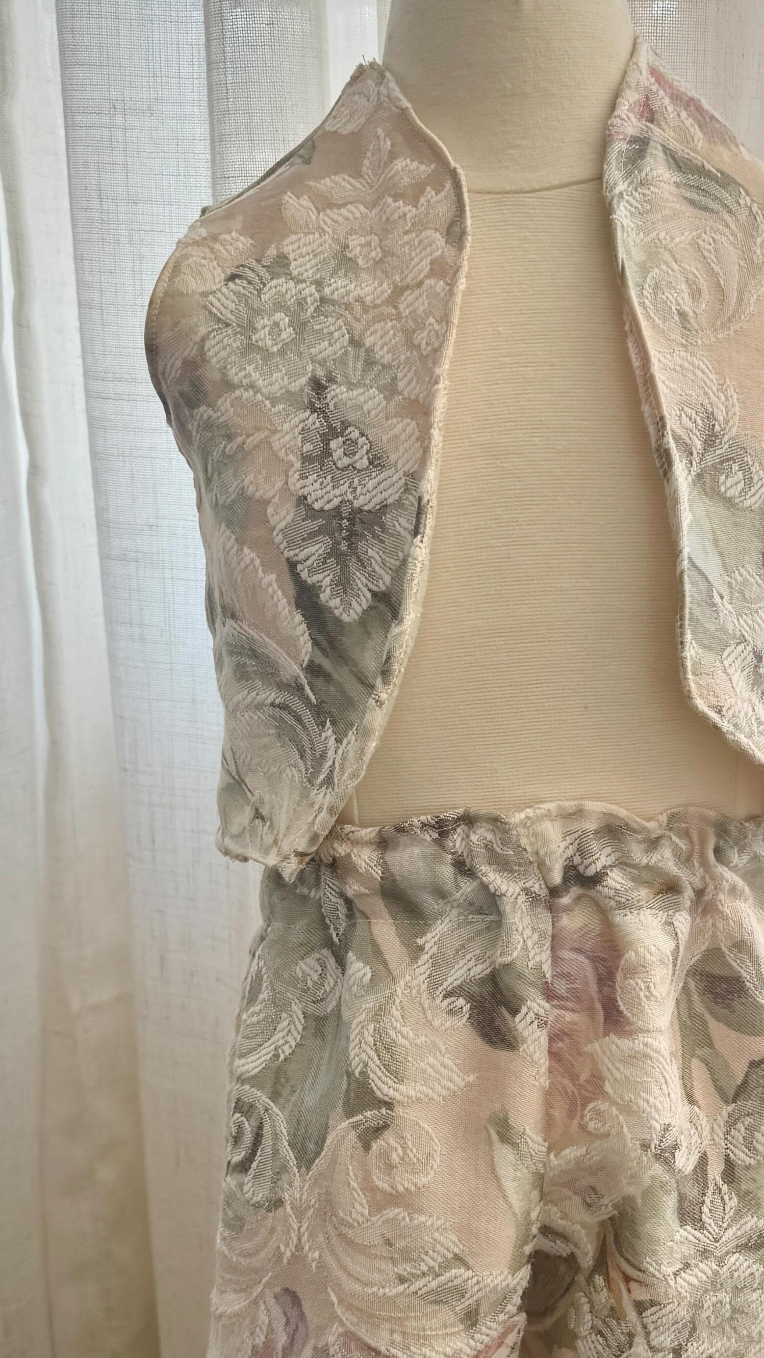 I turned a vintage table runner into a quilted two-piece set — vest + pants — with warm cotton backing, a custom tag, and so much love stitched in. I’m so proud of how this came out and I can’t wait to see my daughter wear it 🤍
One-of-a-kind, handmade, and repurposed for the next generation.
Who wants one?
Follow @lepetitbonbons for more 💫
#handmade #beginnersewing #vintagefabric #repurposed #kidsfashion slowfashion heirloomclothing sewingproject momcreator smallbusiness oneofakind sewinglove lepetitbonbons