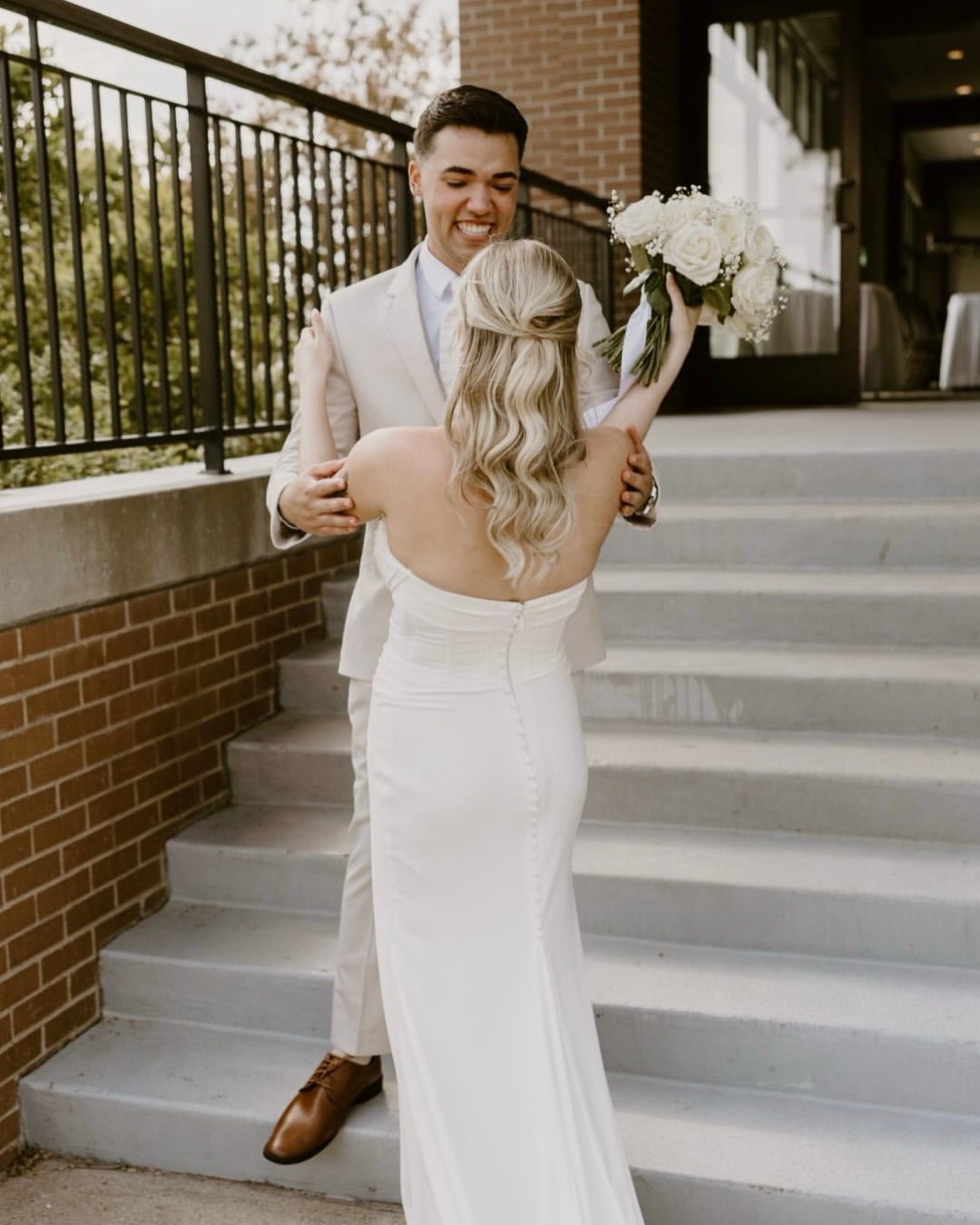 ✨First Look✨Feeling✨
These are moments you look back on & remember the most about your special day.
We are here to make you feel your absolute best in picture perfect moments 💕
Looking for a beauty team?! We’d love to chat! Reach out to us for more info!
👰🏼♀️: @nataliegilchrist_07
📸: @kbphotographymn_
*
*
*
#minnesotabridalartist #stpaulhairstylist #stpaulmakeup #minnesotabridal #minneapolisbride #twincitiesbride #minneapolisbeauty #minneapolismakeupartist #minneapolisbridalhair #minnesotaweddings #minnesotabride #mnbridalmakeup #mnbridalhair #mnbride #mnbridal #mnweddings #mnbridalhairstylist #mnbridalmakeupartist #mplsbride #mplsbridalhair #mplsbridalmakeup #stpaulbride #stpaulweddings #bridalhair #bridalhairandmakeup #minnesotahairsalon #minneapolisbridal