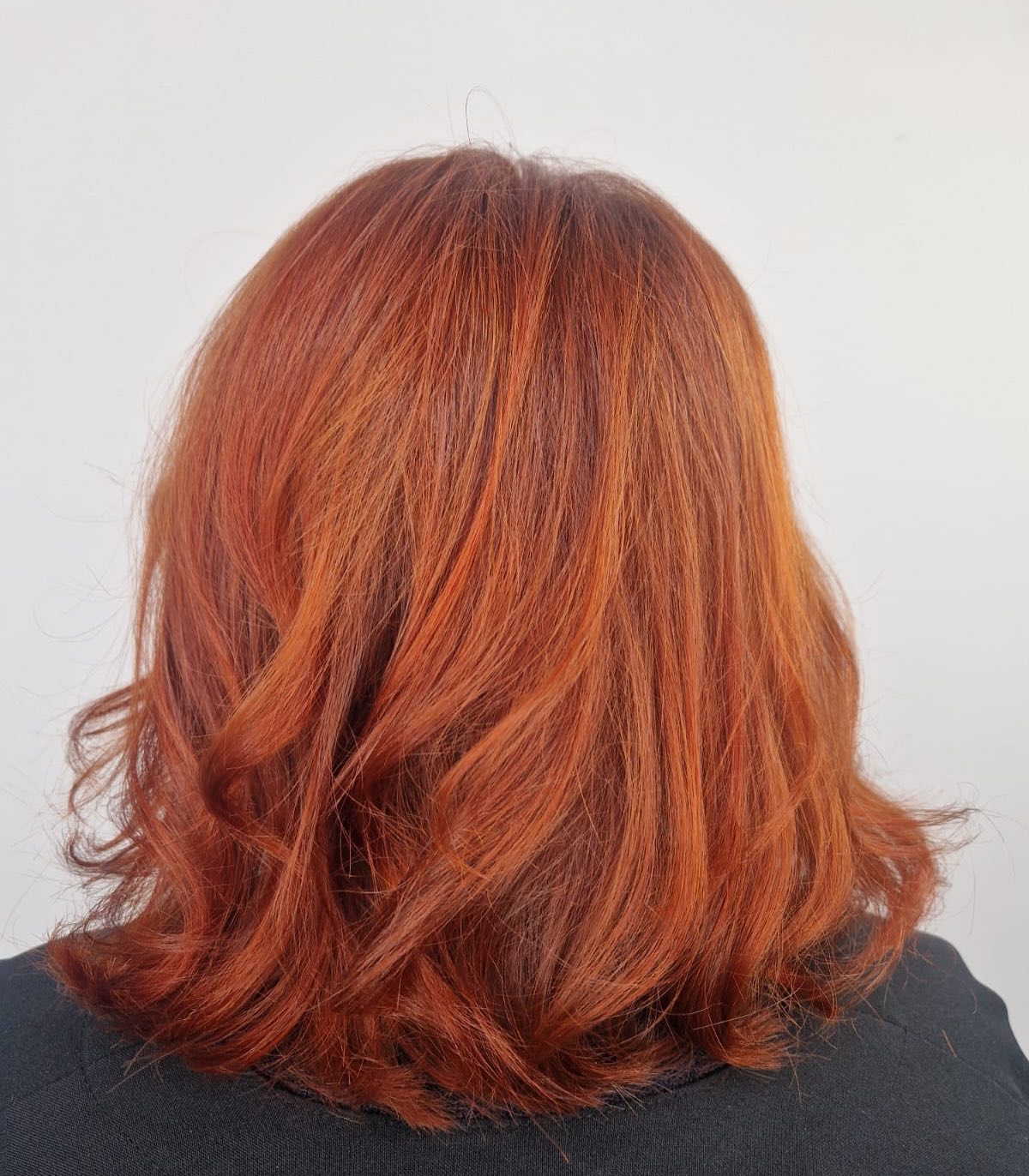 Achieved this beautiful colour with our Mangala Copper 🧡✨
#copperhair #copperhaircolor #copper #studiohairlich #glyntmangala