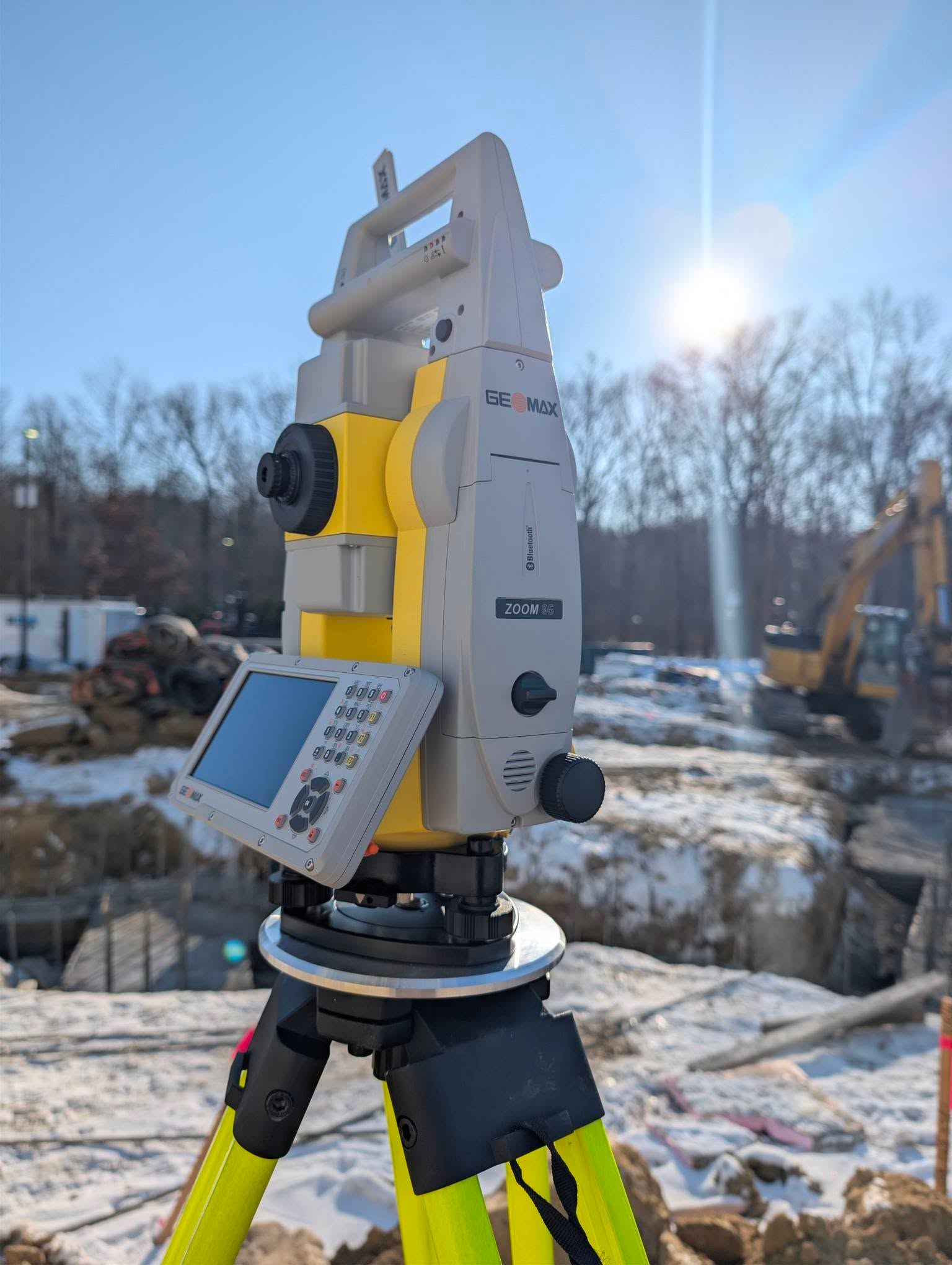Concrete layout with a @geomaxofficial Zoom95 robotic total station. Running with a @tripltek Android tablet and X-Pad software. Import/Export through your whatever cloud software you use like Google or iCloud.
#sitework #survey #civilengineering #totalstation #concrete