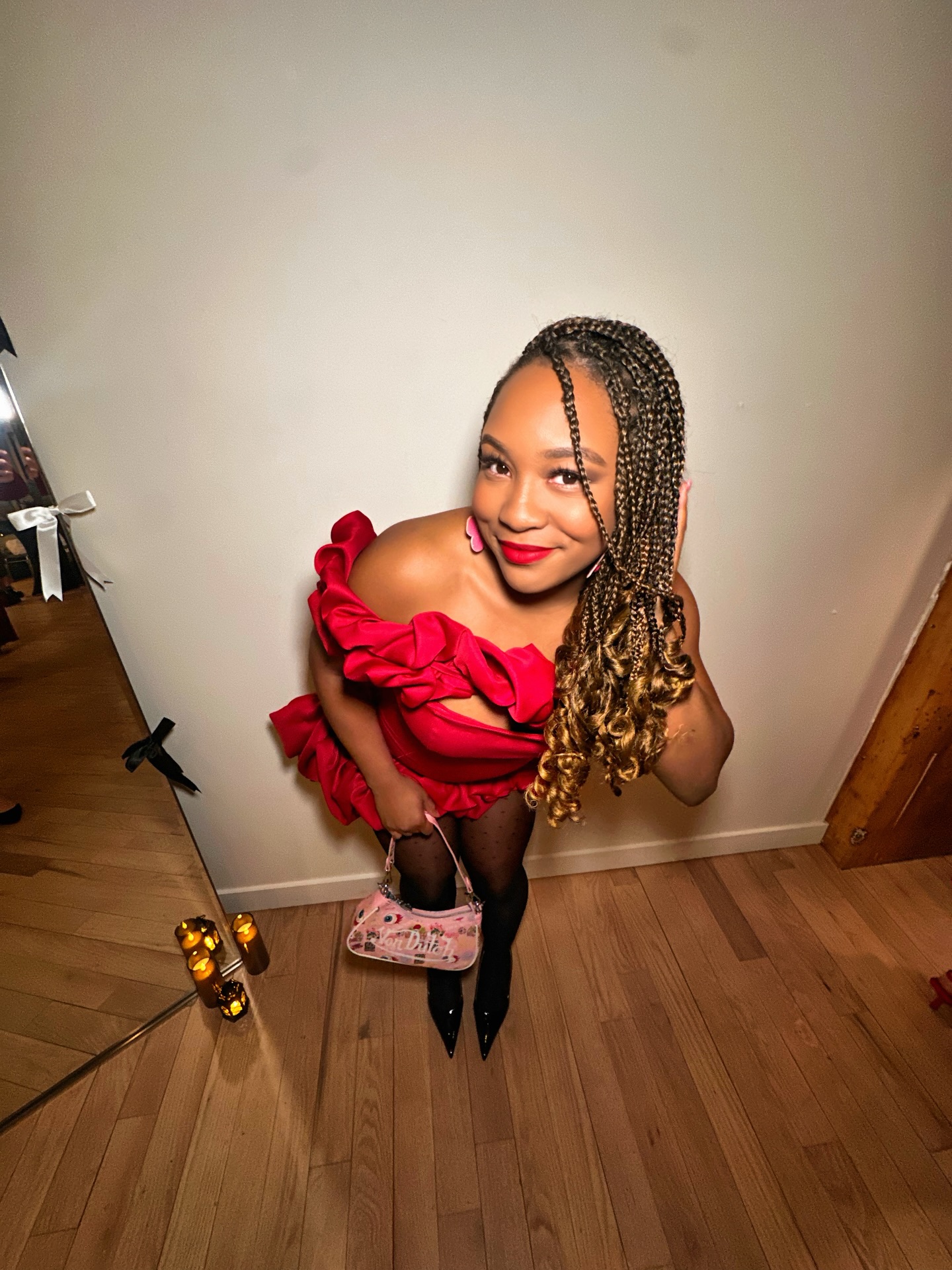 Roses are red, violets are blue…
It’s Winning Wednesday and I’m rooting for you 💌✨
lol see what I did there 🤭
Love is in the air, but so is ambition.
Midweek check-in: are you moving with intention or just moving?
Winning today might look quiet.
A small step.
A bold move.
A risk nobody sees yet.
Either way it counts.
Drop one win from this week below 👇🏾 let’s make it official 🌹✨
#WinningWednesday #MidweekMomentum #LoveAndAmbition #MainCharacterEnergy #KeepGoing