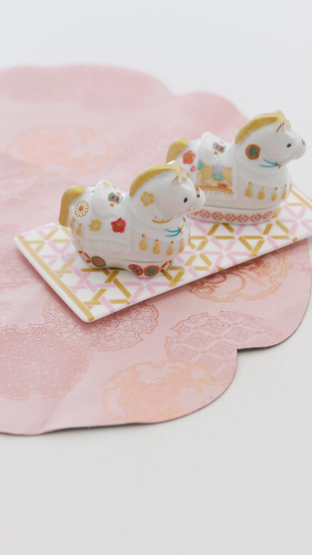 The "Pivot" Teaser
Thinking a lot about warmth and light for 2026. This year, I'm shifting focus—less on just the finished piece, more on the quiet, warm process of creation itself. Would you follow along?
#CreativeProcess #maisondecherie #2026Vision #StudioVibes
#Porcelainart