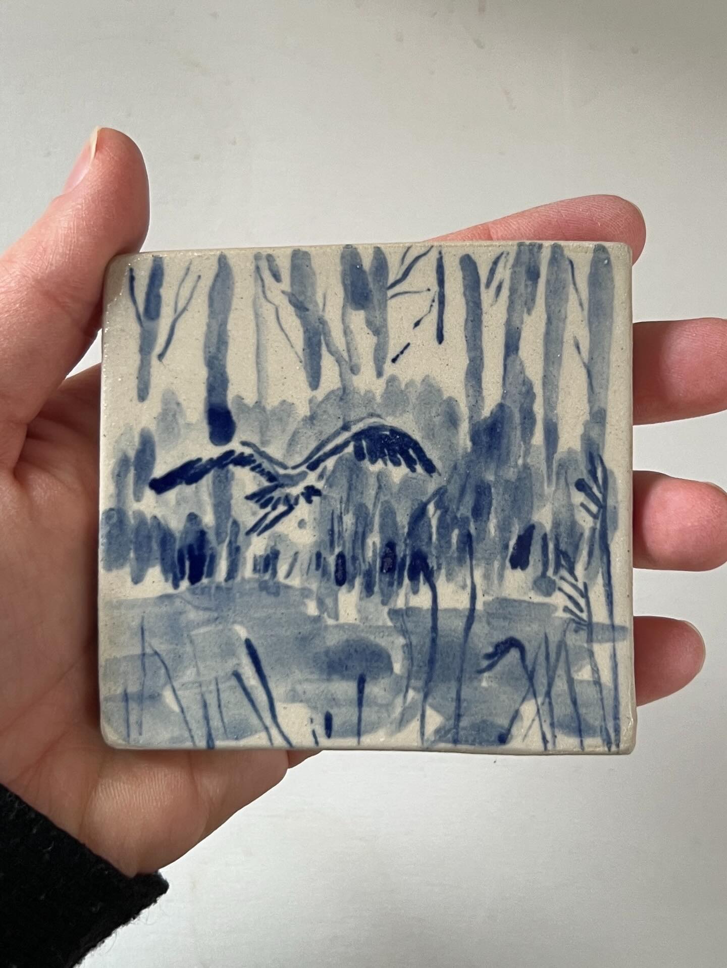 A small selection of works, that have flown to new homes across Europe ❤️ All created on stoneware clay.
Me and @esther.brinkers.ceramics drove through the province to @kunstcentrum_de_ploeg today and I desperately desire to bike through the fields again and be one with the silence and wind and the birds. Soooon!
#ceramics #suggestionpainting #delftsblauw #delftsblue #tiles