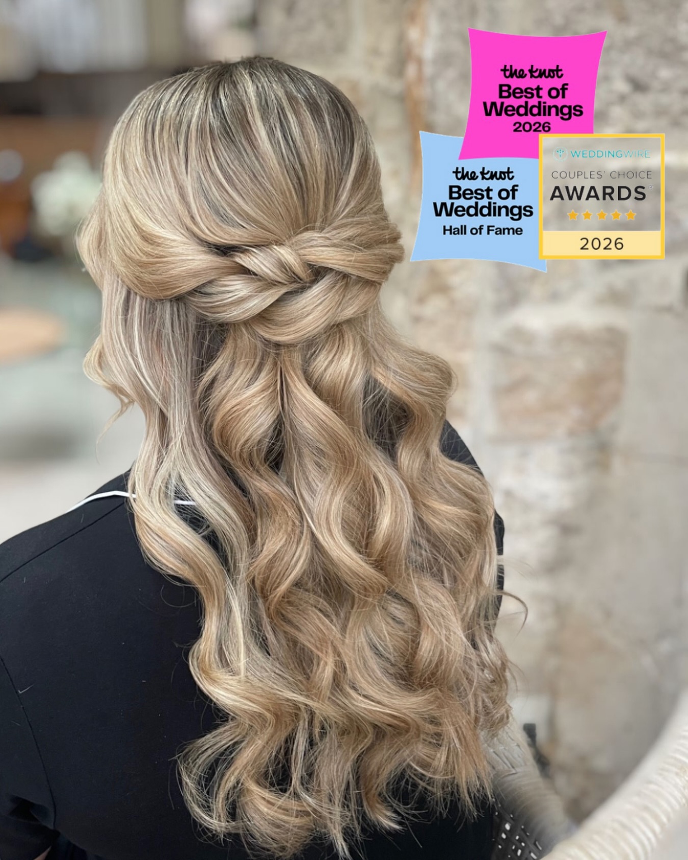 I am so excited to announce that for the 5th year in a row, I have been selected as a winner of The Knot’s Best of Weddings and Wedding Wire’s Couples Choice Award. I strive for you to have the best possible experience with me as your bridal stylist and I am so happy to have so many happy brides ! Thank you to all my past brides for your trust, generosity and all your ⭐️ ⭐️ ⭐️ ⭐️ ⭐️ reviews! 2026 brides… it’s your year ✨ I can’t wait to work with you and create your best hair on your biggest day 🤍