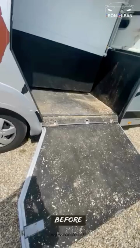 Van à chevaux – Nettoyage Express Intérieur by Iron Clean
Ce van en avait vu passer du monde… et ça se voyait !
Aujourd’hui, place à un nettoyage express mais complet, pour offrir un environnement propre et sain aux chevaux comme à leurs propriétaires.
Ce qui a été réalisé :
Aspiration complète des sols et parois
Dépoussiérage et nettoyage des zones de contact
Désinfection des surfaces intérieures
Finitions propres pour un transport plus agréable
Pourquoi c’est important ?
Un van propre, c’est plus d’hygiène, plus de confort pour les animaux, et une image soignée pour les professionnels du monde équestre.
Intervention à domicile ou en écurie
Réservation : www.ironclean.fr
#renault #vanachevaux #lavageauto #detailing #cardetailing #gironde #ironclean #avantapres #nettoyageauto #autodetailing #cardetail #caredetail