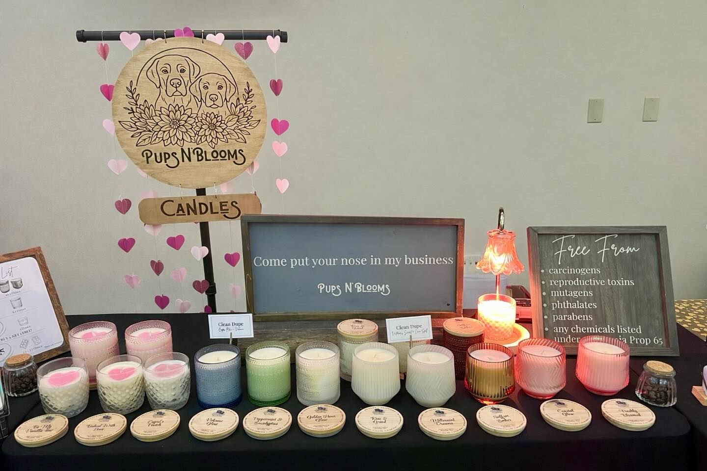 LOVED today’s set up at Bubbles & Besties! I officially cannot fit any more scents across my center table 😆
