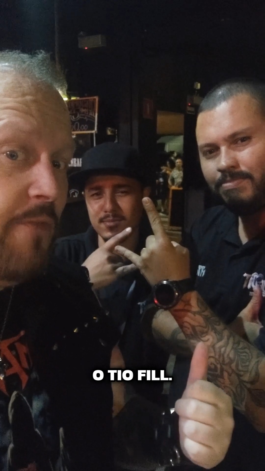No Dark Dimenions Fest desse ano, quem também passou para bater um papo com a Tio Fill após o show foi o @skinner_metal vocalista do @official_forbidden
E ele ainda passou pra dar um recado bem bacana para vocês!
Após decisões estratégicas de arte em conjunto com a banda, tivemos uma excelente noite com o merch esgotado antes mesmo da banda pisar no palco.
Valeu, Norman! O show foi BRUTAL e aguardamos ansiosos por uma próxima vinda ao Brasil.
Vista atitude. Estampe com a Tio Fill!
____
At this year’s Dark Dimensions Fest, the one who also stopped by to chat with Tio Fill after the show was Norman Skinner, vocalist of Forbidden!
He even left a cool message for you all!
After strategic art decisions made together with the band, we had an amazing night — with merch selling out before the band even hit the stage.
Thanks, Norman! The show was BRUTAL, and we’re already looking forward to your next visit to Brazil.
Wear attitude. Print it with Tio Fill.