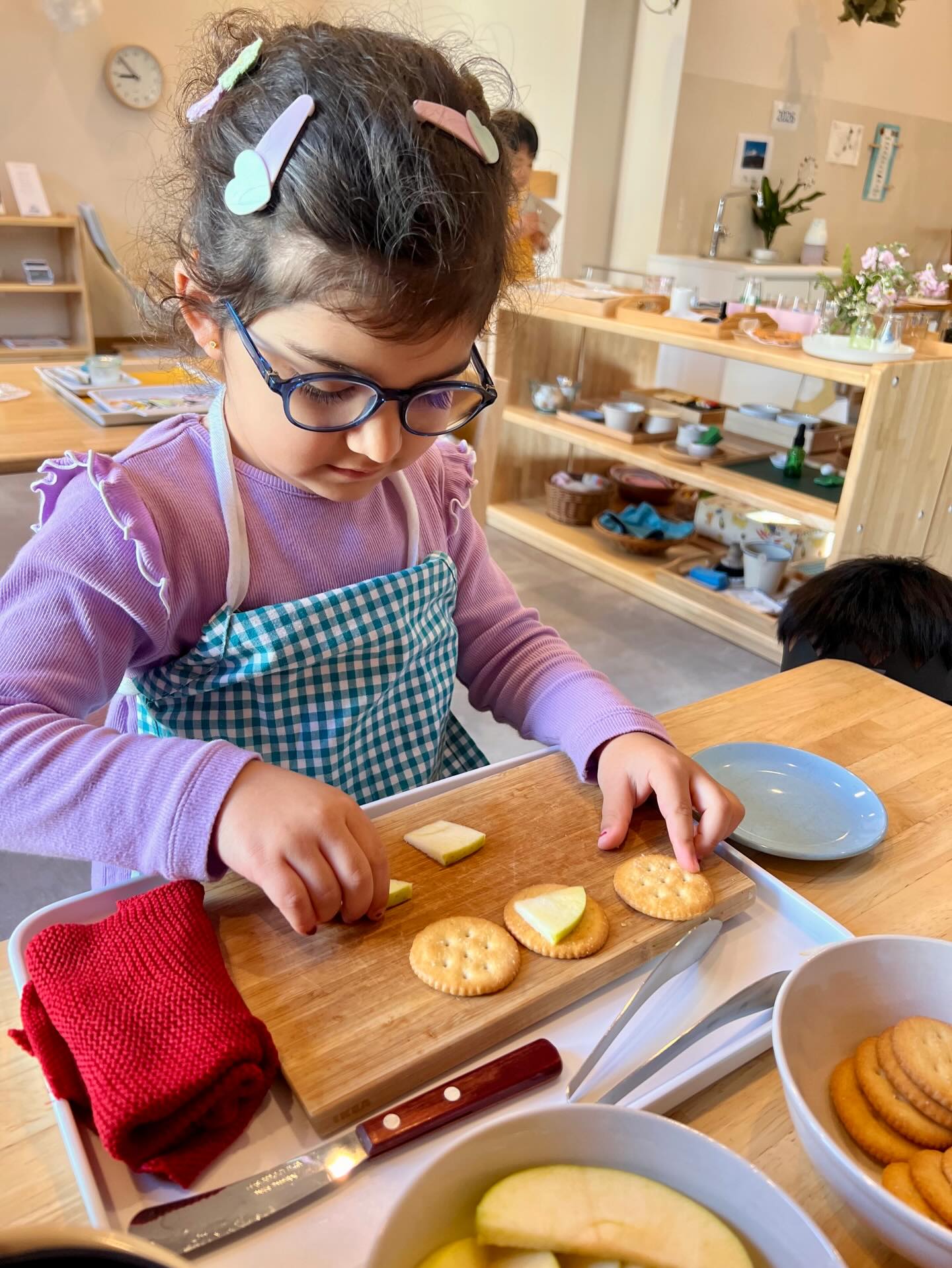 From pouring water to buttoning frames, practical life activities build coordination, confidence, and independence. Small hands doing meaningful work grow capable minds. ✨
Share with a parent who loves Montessori!