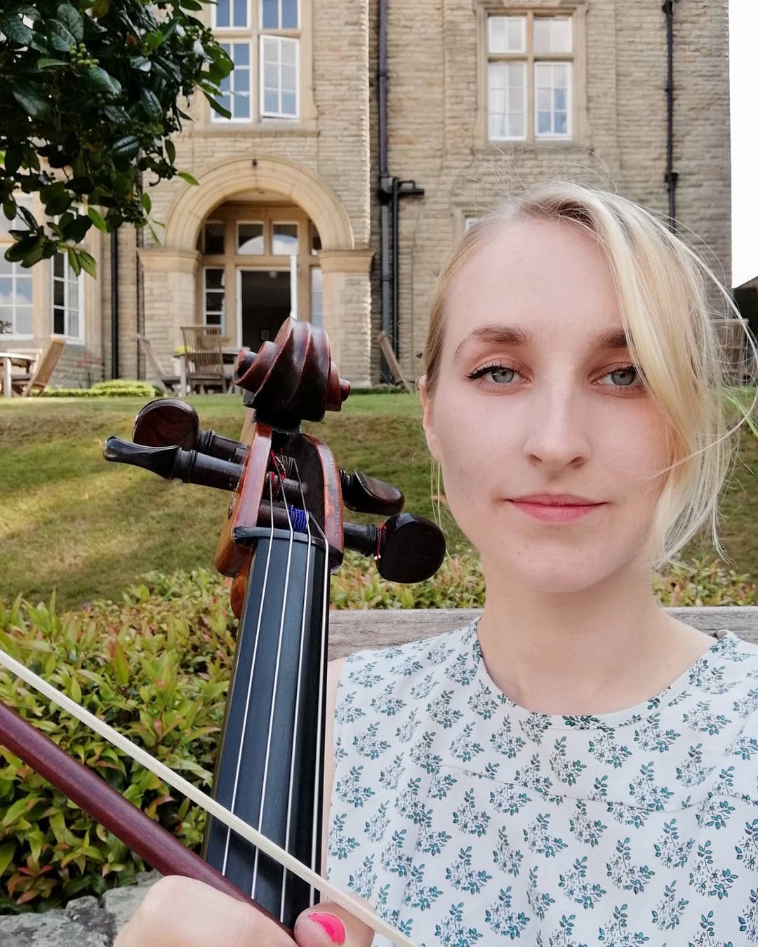 Wedding selfie ๐
With @simeonwalkermusic ๐น