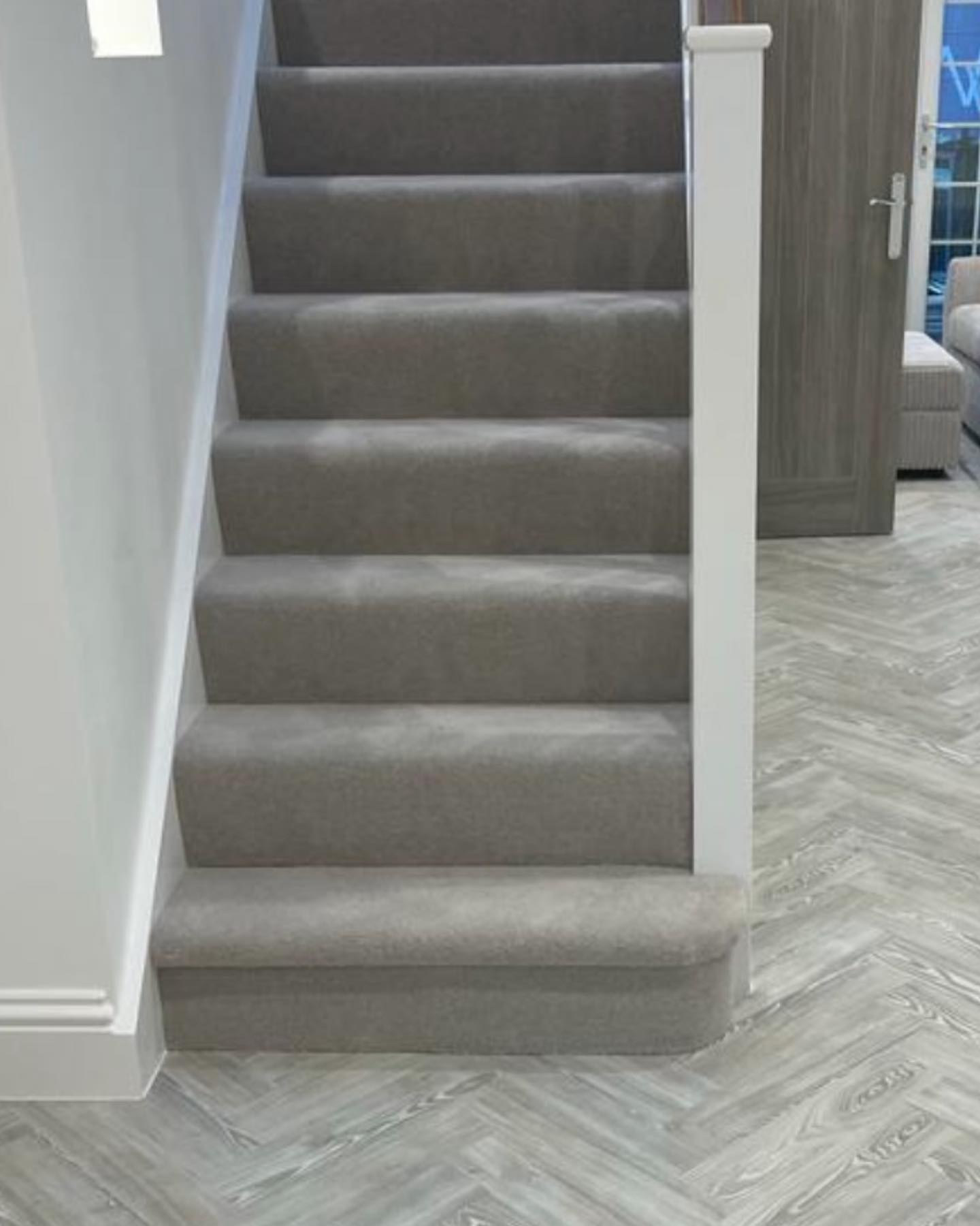 A beautiful new range from Cormar. Hampstead Deluxe, Wool Twist carpet in Spirit Glow completes stairs joining to the Amtico herringbone flooring from our last post.