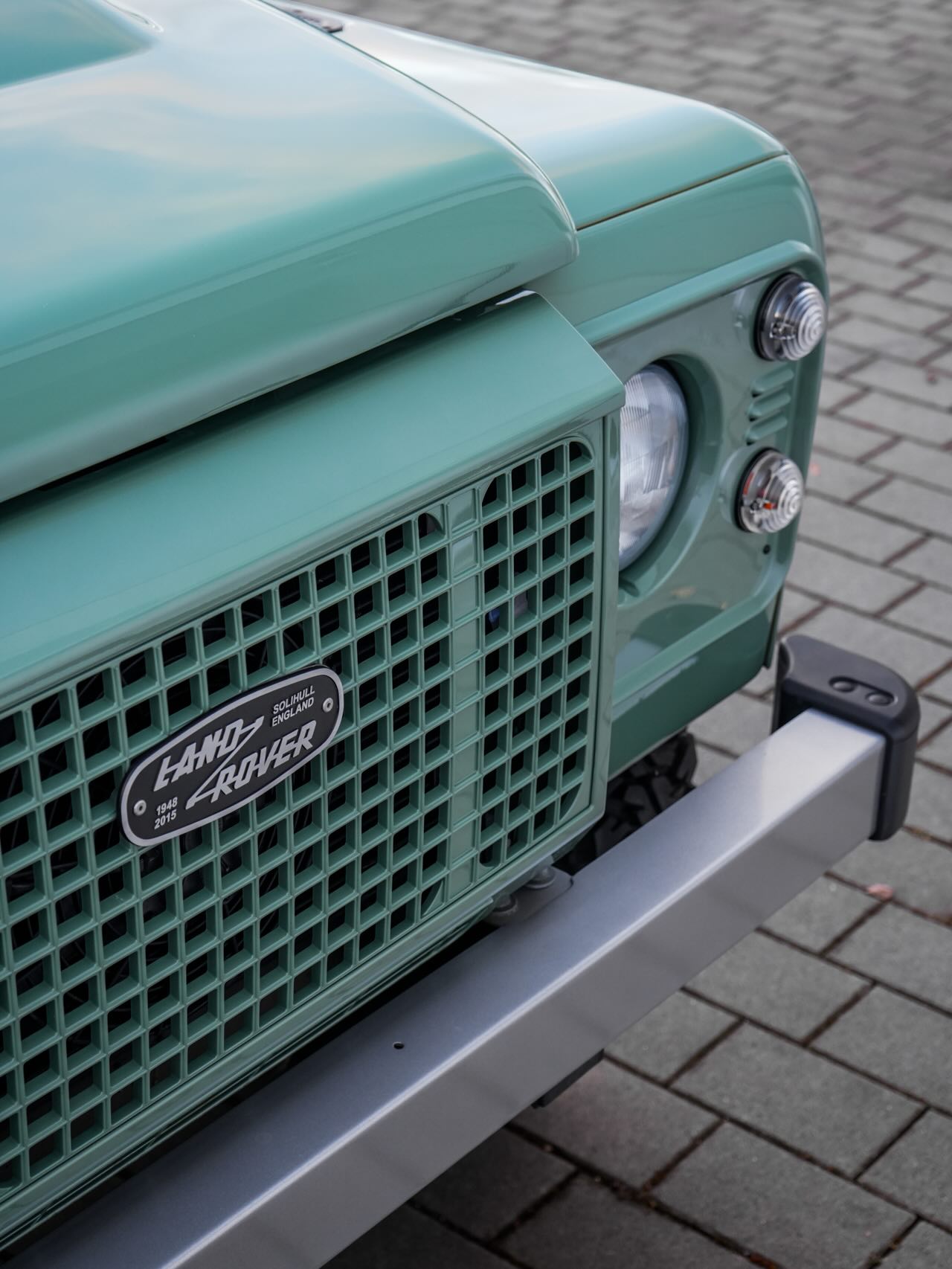 Heritage
Land Rover Defender 90 Heritage
Sold!
#landrover #defender #offroad #heritage #passion