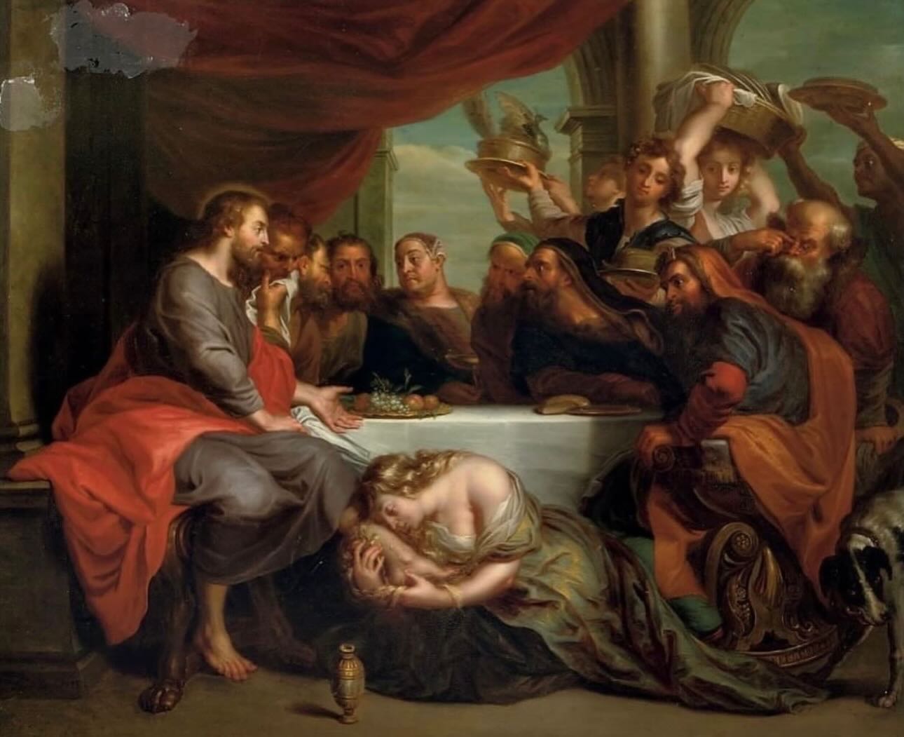 Lecture de l’Évangile pour le neuvième dimanche d’hiver
Un pharisien avait invité Ieshu à déjeuner. Pendant qu’il était à table, une femme de la ville, qui vivait dans le péché, apporta un vase d’albâtre plein de parfum, et, se tenant derrière lui, à ses pieds, elle se mit à les arroser de ses larmes et à les essuyer avec ses cheveux ; elle les baisait et les oignait de parfum. Quand le pharisien qui l’avait invité vit cela, il se dit : si cet homme était prophète, il saurait qui est celle qui le touche, et que c’est une courtisane. Alors Ieshu lui dit : Simon, j’ai quelque chose à te dire. Il répondit : Oui, Maître. Un créancier avait deux débiteurs, l’un lui devait cinq cents deniers et l’autre cinquante. N’ayant pas de quoi payer leur dette, il la leur remit à tous deux. Lequel l’aimera le plus ? Simon répondit : celui à qui je crois qu’il l’a donné le plus. Ieshu lui dit : tu as bien jugé. Montrant la femme, il dit à Simon : Vois-tu cette femme ? Je suis entré dans ta maison et tu ne m’as pas donné d’eau pour me laver les pieds, mais elle les a arrosés de ses larmes et essuyés avec ses cheveux. Tu ne m’as pas donné de baiser, mais elle n’a pas cessé de me baiser les pieds depuis qu’elle est entrée. Tu n’as pas mis de parfum sur ma tête, mais elle en a mis sur mes pieds. C’est pourquoi je vous dis : beaucoup de péchés lui sont pardonnés parce qu’elle a beaucoup aimé. Mais celui qui est moins pardonné, aime moins. Il dit à la femme : tes péchés te sont pardonnés, ton amour t’a sauvée, va en paix. Puis Ieshu s’en alla annoncer la bonne nouvelle, suivi de ses disciples et de quelques femmes qu’ils avaient guéries de leurs infirmités et des esprits mauvais. Ce sont : Miriam, appelée Magdeleine, de laquelle étaient sortis sept démons, Iohanna, femme de Chuza, procureur d’Hérode, Suzanne et beaucoup d’autres qui l’assistaient de leurs biens.
Image : « Marie-Madeleine lavant les pieds du Christ » par Jacob Andries Beschey, vers 1726-1786.
#eglisegnostiqueapostolique