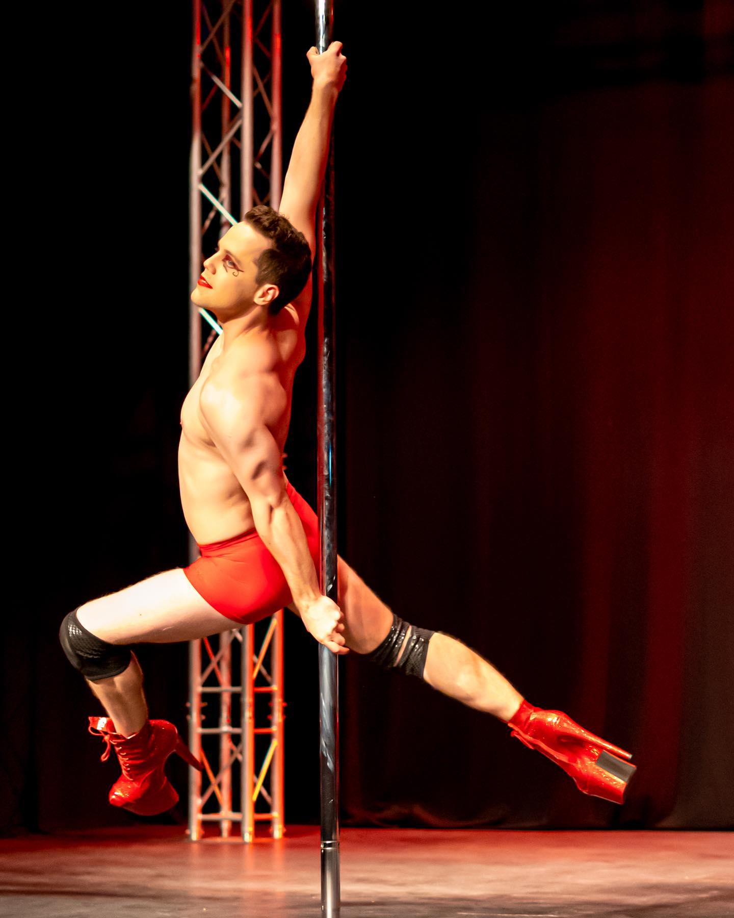 Don’t forget we have our next Killer Heels session Tuesday 30th Nov 7.45pm!!!
www.geminipolestudio.co.uk to book!
#brightonpole #poleheels #heelsroutine #poleclasses