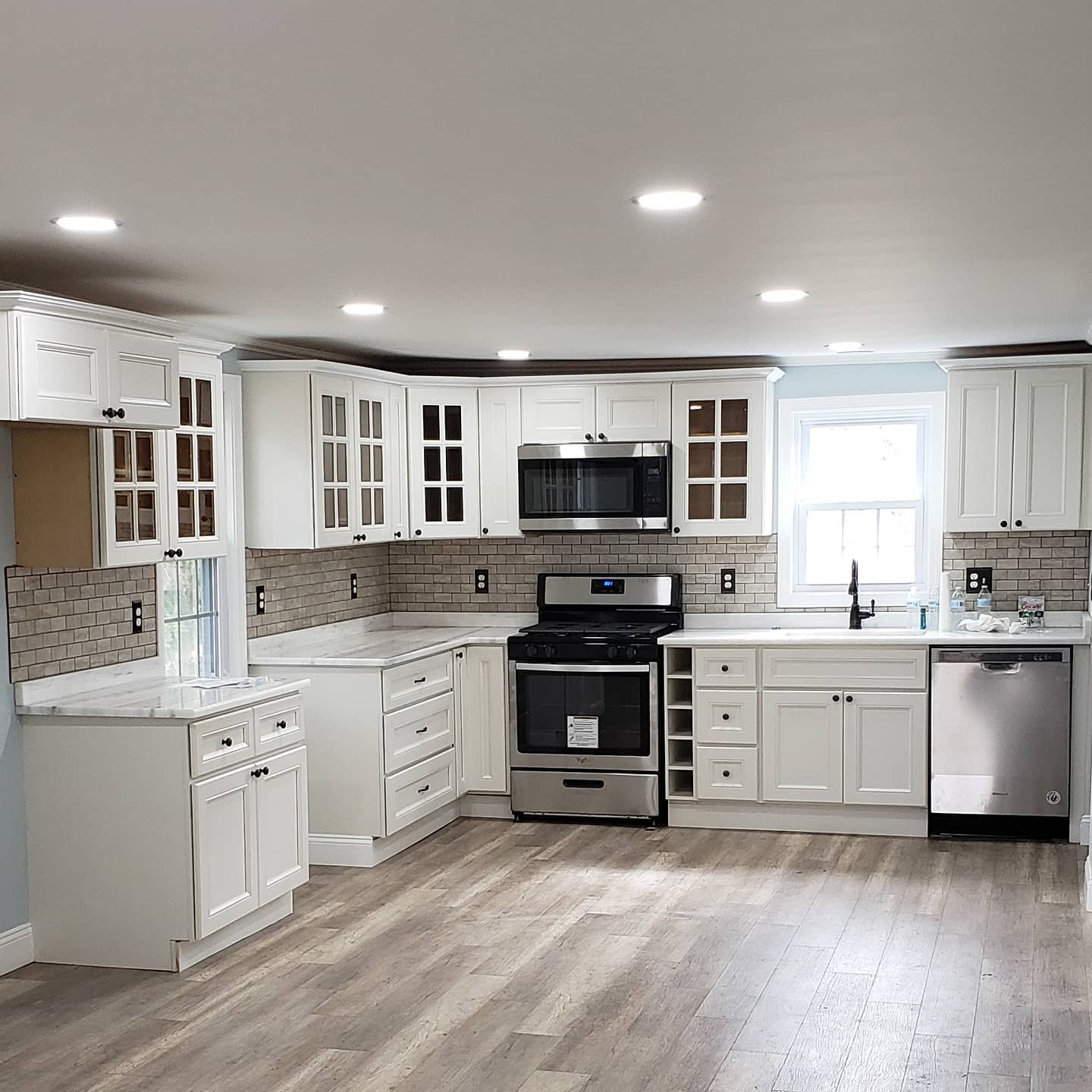 What a pretty kitchen 🤗
.
.
.
.
.
.
.
#construction #engineering #architecture #design #residential #commercial #realestate #mdjengineeringandconstruction #massachusetts #kitchen #kitchensofinstagram