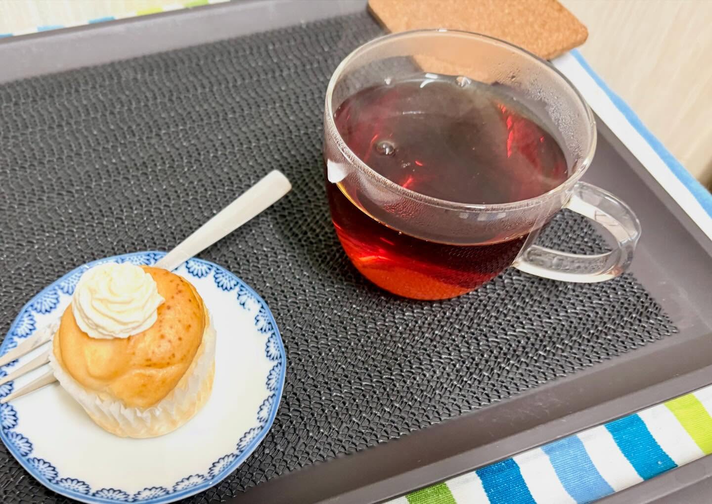 本日もたくさんのご来店ありがとうございました☺️💕✨
#レイキ整体 もカフェも、
朝からほぼ満員御礼🈵🙏✨
昨日までの荒天から、
久しぶりに穏やかな一日でしたが、
まだまだ寒い日が続きます❄️
暖かい店内にいらして、
ランチをお召し上がりの前に、
まずは温かいお飲み物で、
ゆったりしていただくのもおススメです🫖♨️✨
お腹は熱の影響を受けやすく、
暑さ寒さが溜まりやすいので、
一旦ニュートラルに戻すためにも、
#フリードリンク の#お白湯 もありますが、
全品#ワンコイン で#デザート付き の、
いろいろなドリンクメニューから、
お好きなモノをお選びいただけます♪
※デザート変更もサービス差額にて承ります
おかげさまで、
手打ちうどんが大好評です♪
昆布水に浸しても、
味噌煮込みうどんにしても、
のびず煮崩れず負けないコシを、
ぜひお楽しみくださいませ♪
明日もみなさまのお越しを楽しみにお待ちしてます♪
埼玉県行田市北河原1178
☎️048-594-6041
🈺金・土曜日定休
10〜16時(15時L/O)
心と体が喜ぶ自然食カフェ
&
DRTレイキ整体・APOLLONIA
和庭
わにわ
カフェ
オーガニック
ナチュラルフード
自家焙煎
ハンドドリップコーヒー
動物性不使用
自家製野菜
パスタランチ
ヴィーガンカレー
自家製味噌
生米パン
生米マフィン
マフィン
有機
玄米
自然食
ランチ
パワースポット
開運
埼玉
行田
熊谷
深谷
羽生
加須
群馬
太田
大泉
明和
千代田
館林