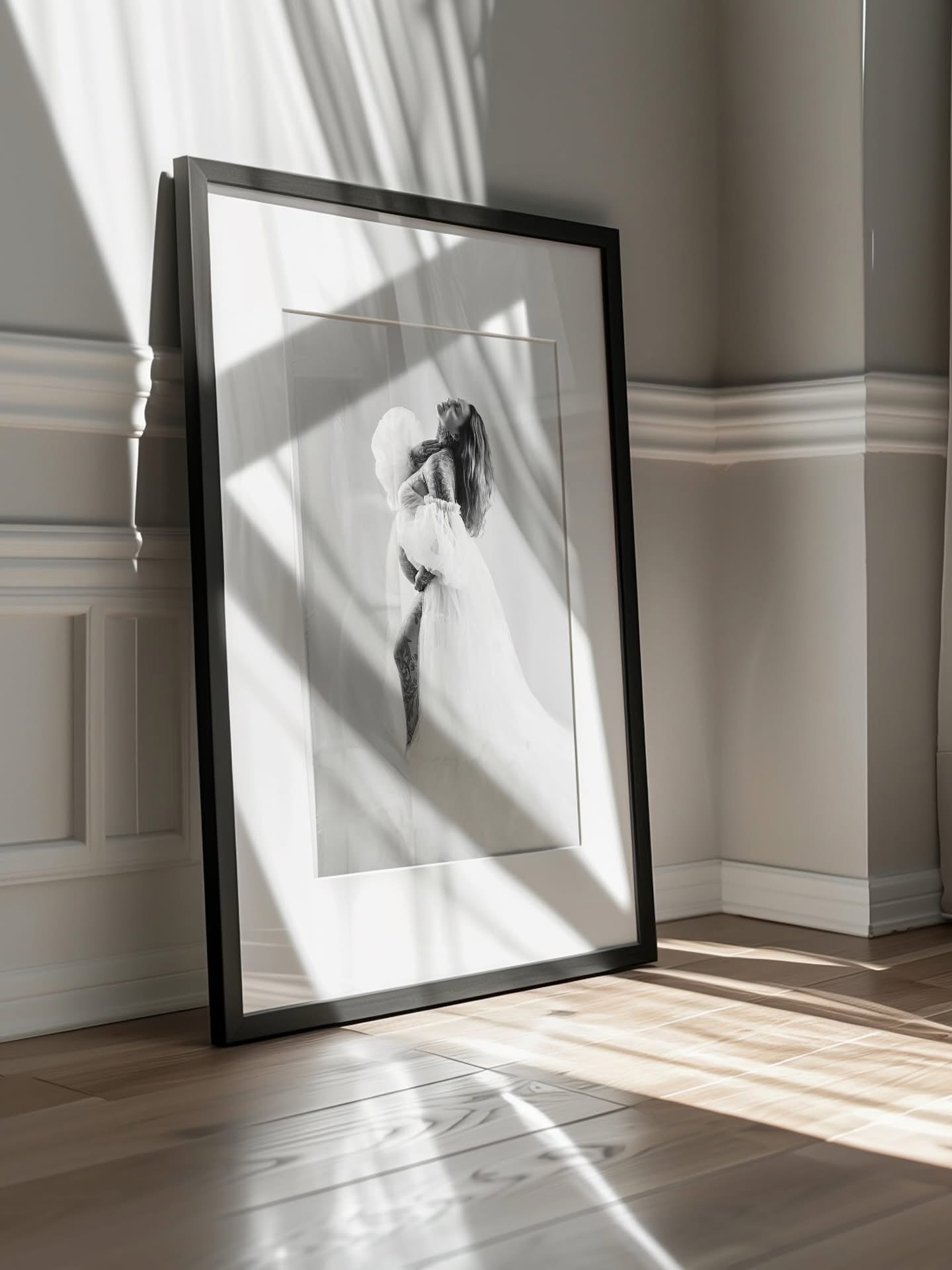 Skal du til profesjonell fotograf?
Ikke gå glipp av det som virkelig gjør bildene komplette.
Veggbilder er mer enn dekor.
De er ren kunst i hjemmet ditt –
med minner som er helt unike og bare dine.
Dette er bilder du ikke bare ser én gang på mobilen,
men som lever med deg hver dag
og minner deg på en helt spesiell tid i livet 🤍
📍 KG Photography Studio
Sætre, Asker
Nær Oslo og Drammen
—————-
Bilder tatt med sony A7IIIR og Sigma 50 Art og med Godox lys. @sony.nordic @sigma.nordic @godox_global
#veggbilder #gravidfotografering #maternityphotography
#fotostudio #minnerforlivet kunstpåveggen kgphotography