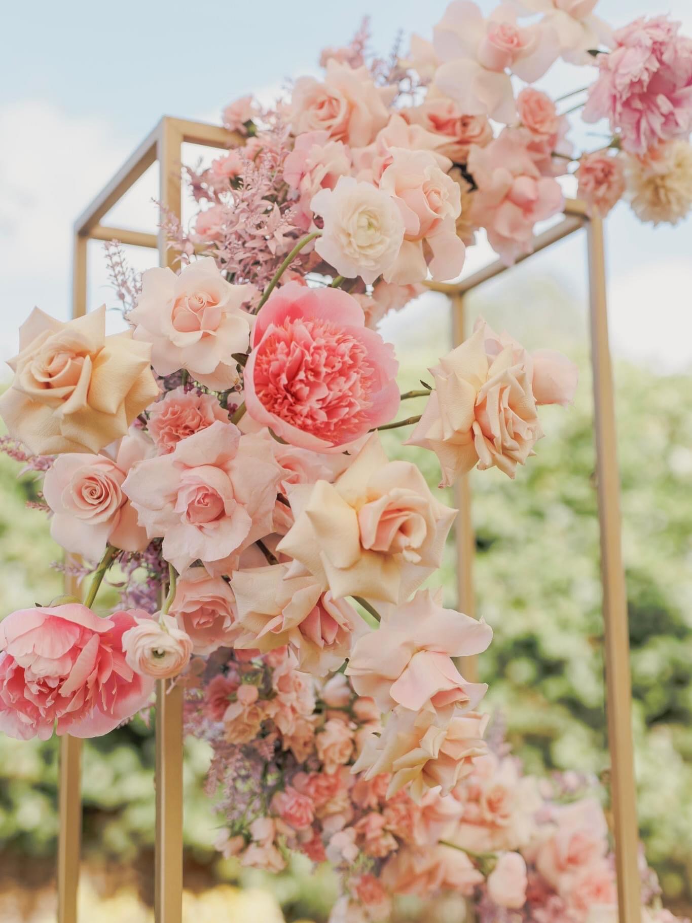 A little pink, a little magic, and a whole lot of love this month 💗
•
•
•
#valentinesday #pink #eventinspo #events #herriottsrentstentsevents
