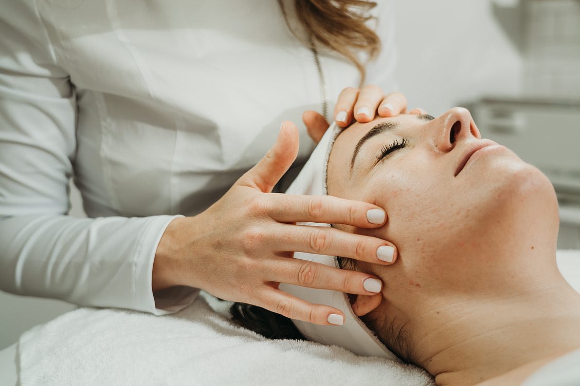 π£ Exciting News! ππΏπβ
π For a limited time only, we are offering a FREE lymphatic drainage face massage add-on with any facial service! πΈπββοΈβ¨β
Lymphatic drainage is a gentle massage technique that helps to promote healthy circulation, reduce puffiness, and rejuvenate your skin from within. Experience the ultimate relaxation and boost your natural radiance! πββοΈπβ
Book your appointment now and indulge in this exclusive offer! Don't miss out on this amazing opportunity to enhance your facial treatment. πποΈβ
β¨ #LymphaticDrainageFacial #SkinRevitalization #FacialMassage β
β¨ #GlowingSkin #SelfCareSunday #HydrationBoostβ
β¨ #PamperYourself #RelaxationTime #BeautyWellnessβ
Hurry, this offer is valid until August 18th only! See you soon at our blissful oasis of beauty and self-care. ππββοΈβ
#ExclusiveOffer #LimitedTimeDeal #BeautyTreatmentsβ
#IndulgeYourself #SkincareRoutine #FacialSpaβ
#AugustPromotion #TreatYourself #NourishYourSkin
