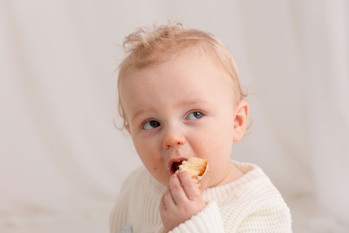 Mondays are for eating cake - I cannot be convinced otherwise 🎂
Little H being a complete superstar during his birthday cake smash last month 🤍