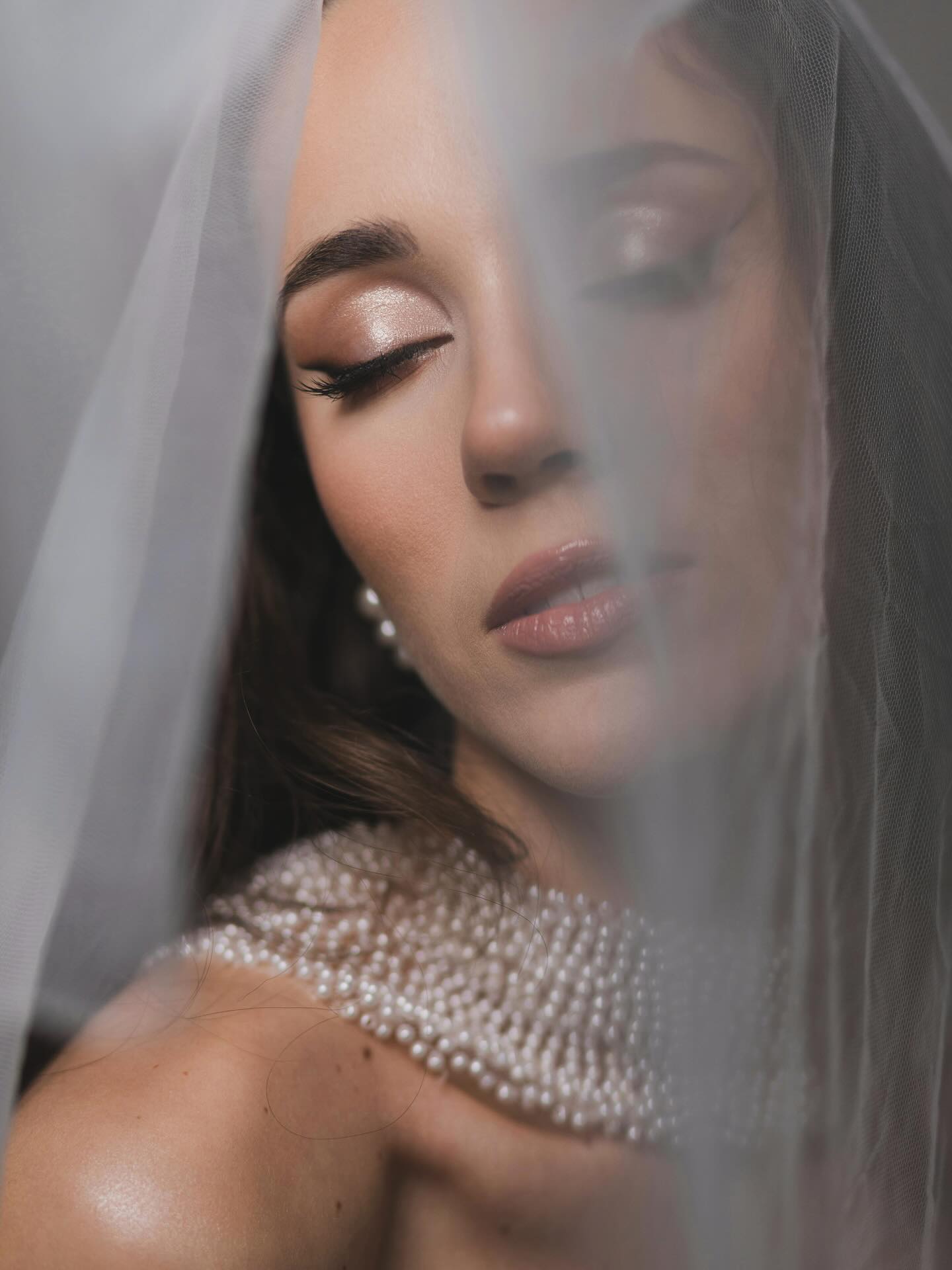 Wenn das Make-up sitzt, dann strahlt jede Aufnahme – und dein Moment wird unvergesslich. 🤍📸
Kamera, Licht, Glow – genau so muss Braut-Make-up sein. ✨
#brautmakeup #bridalmakeup #hochzeitsmakeup #weddingmakeup #bridalshoot #shootingmakeup #editorialmakeup #glowbride #luxurybridal #makeupartist #timelessbeauty #nooreabeauty #bridalphotography #hochzeit2026